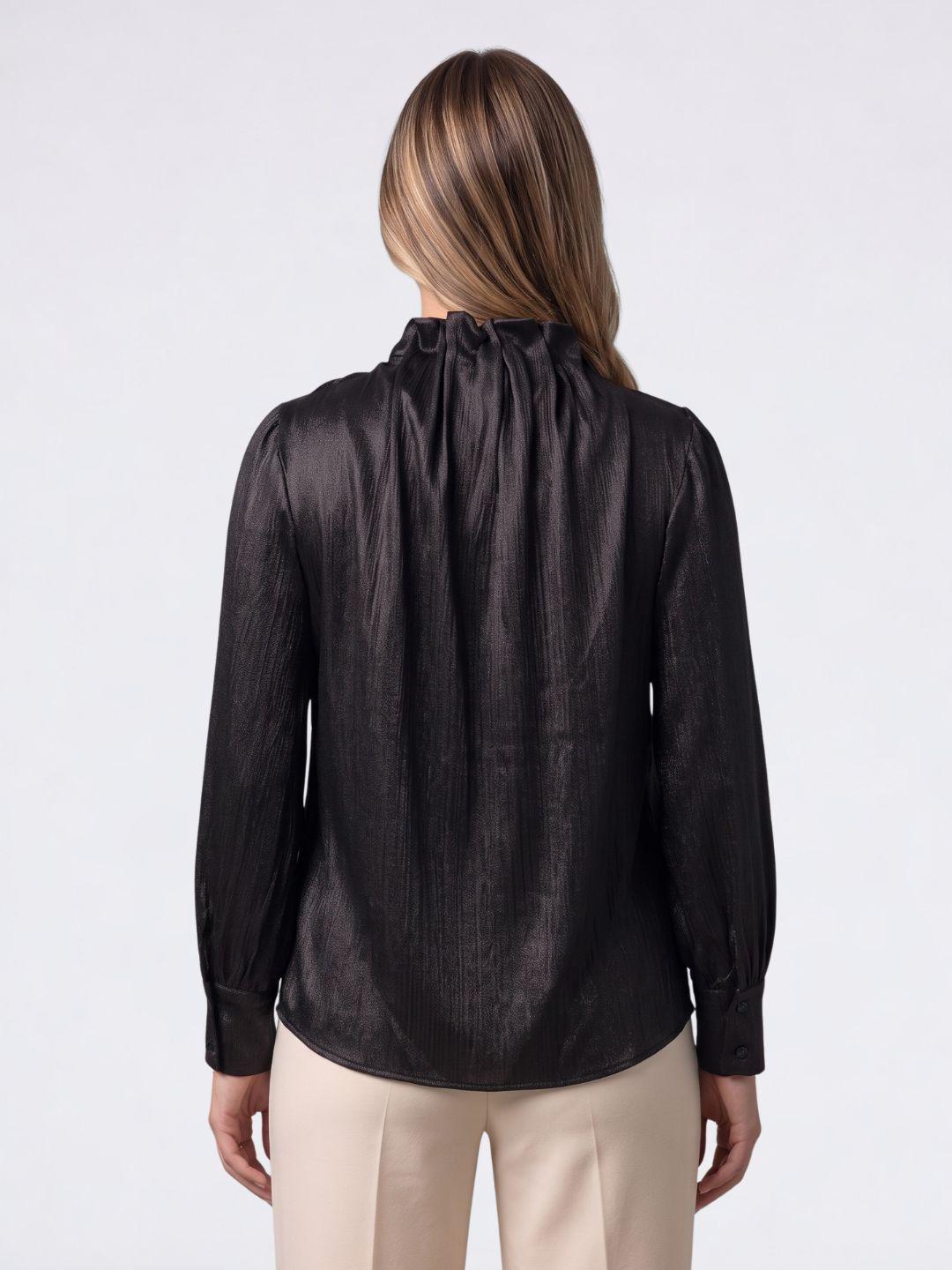 Iconic Women Black Solid Straight Fit Top