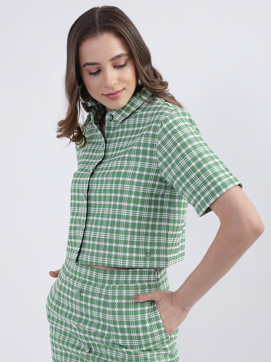Iconic Women Green Checked Collar Top