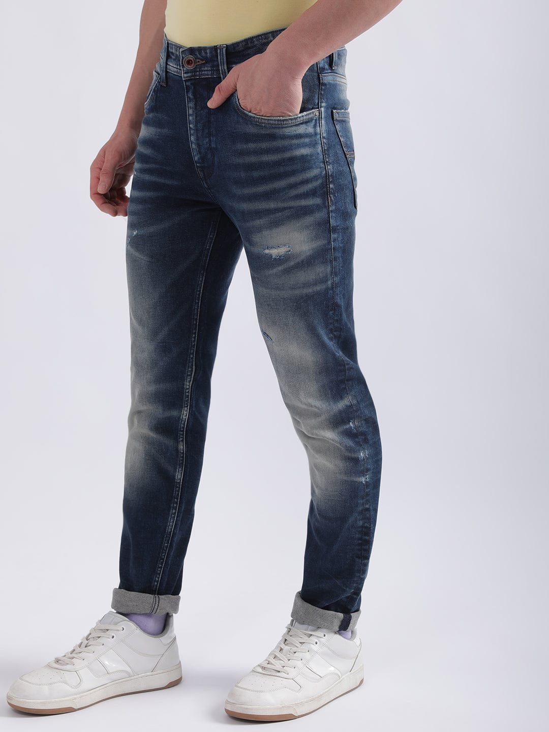 Iconic Men Blue Tapered Fit Jeans