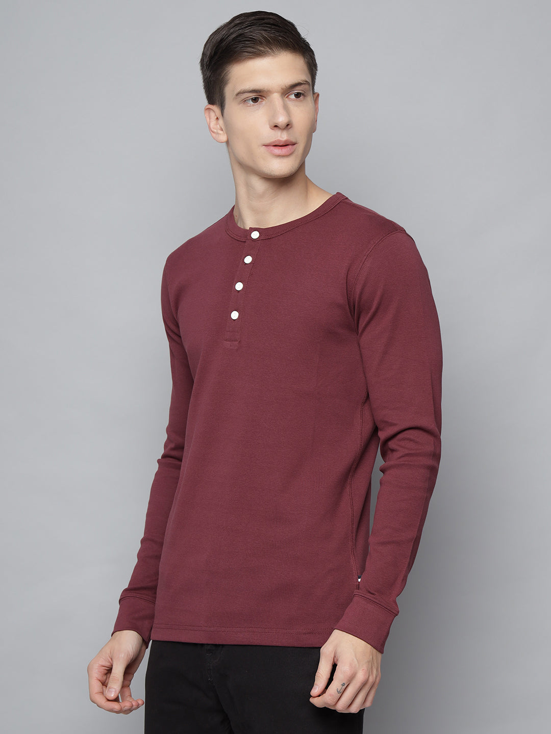 Lindbergh Men Maroon Solid Round Neck TShirt