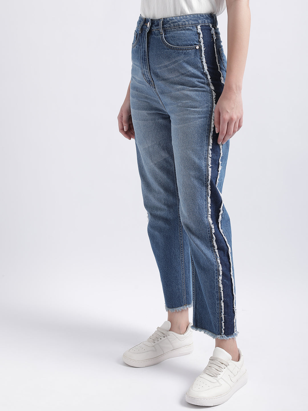 Iconic Women Blue Solid Relaxed Fit Jeans