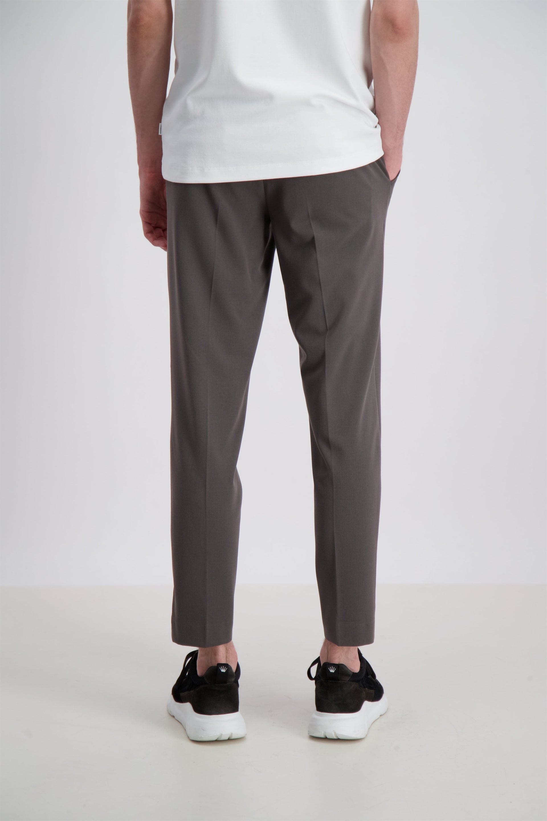 Lindbergh Men Slim Fit Solid Trouser