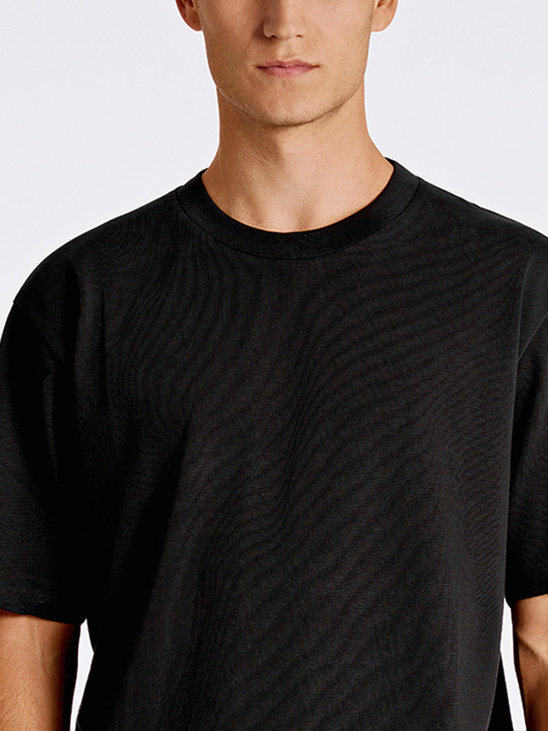 Lindbergh Men Black Oversize Fit Solid Round Neck Tshirt