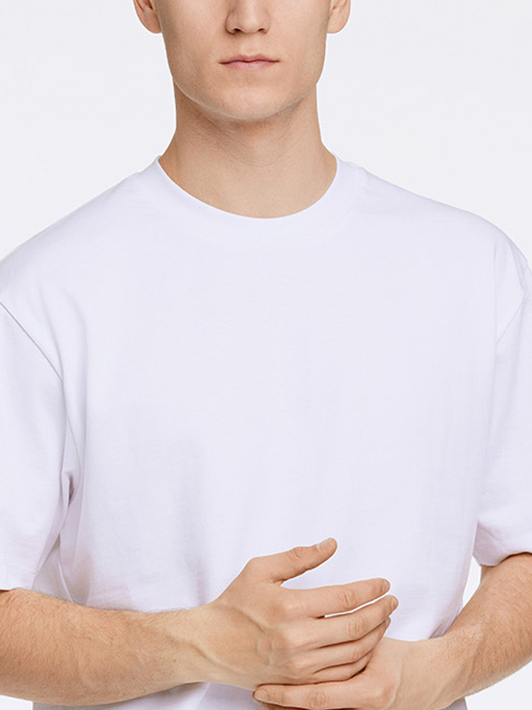 Lindbergh Men White Oversize Fit Solid Round Neck Tshirt