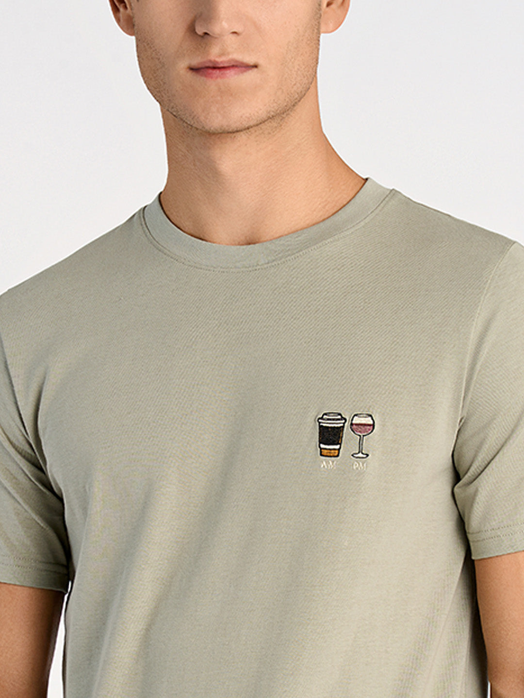 Lindbergh Men Green Relaxed Fit Solid Round Neck Tshirt