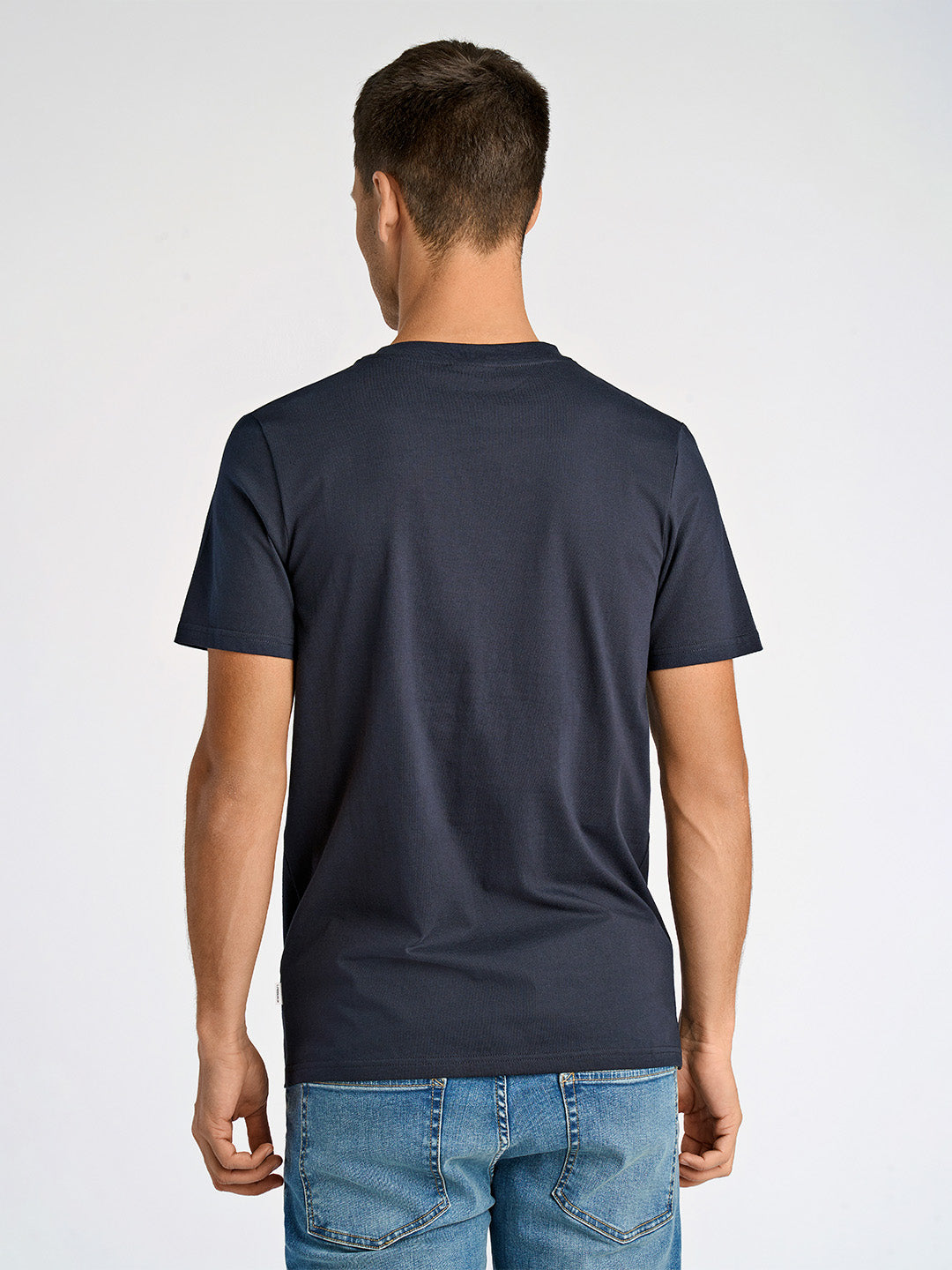 Lindbergh Men Blue Relaxed Fit Solid Round Neck Tshirt