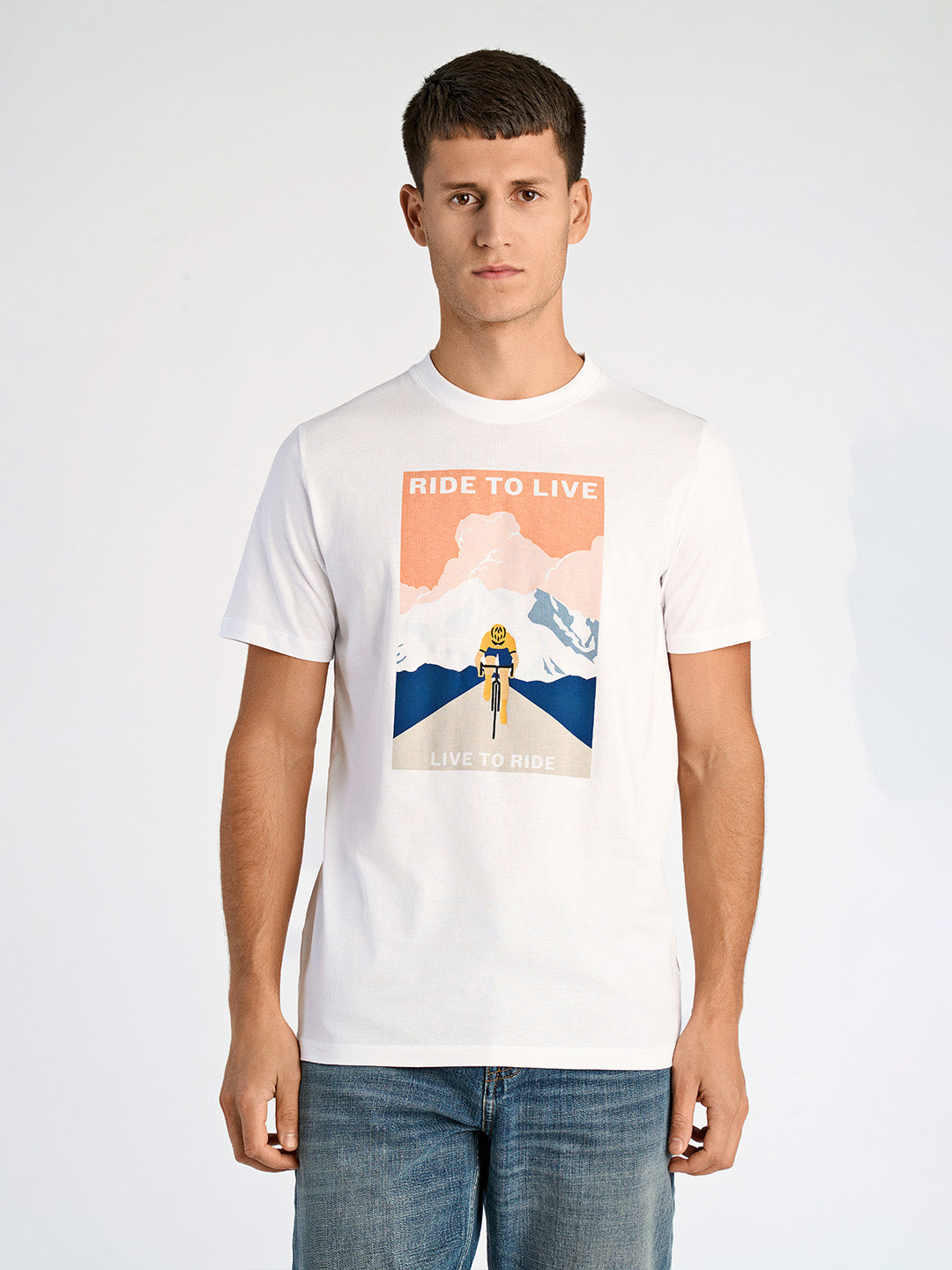 Lindbergh Men White Relaxed Fit Printed Round Neck Tshirt