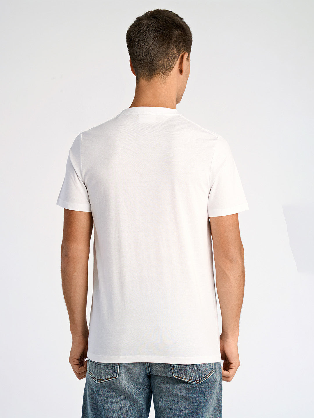 Lindbergh Men White Relaxed Fit Printed Round Neck Tshirt