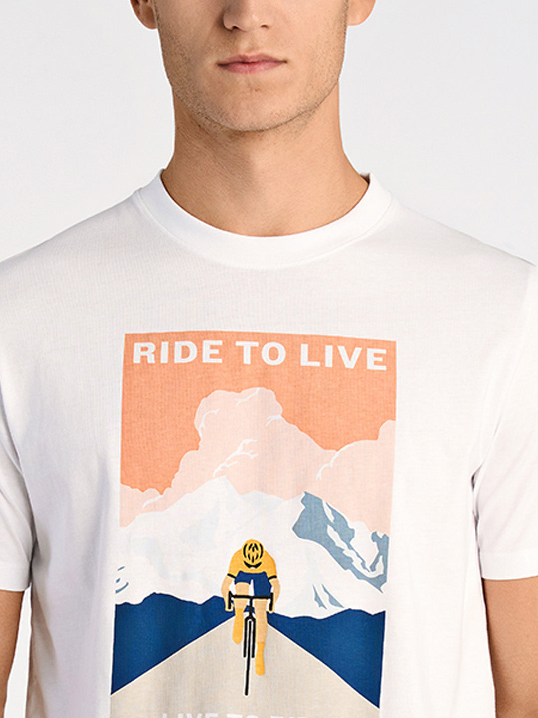 Lindbergh Men White Relaxed Fit Printed Round Neck Tshirt