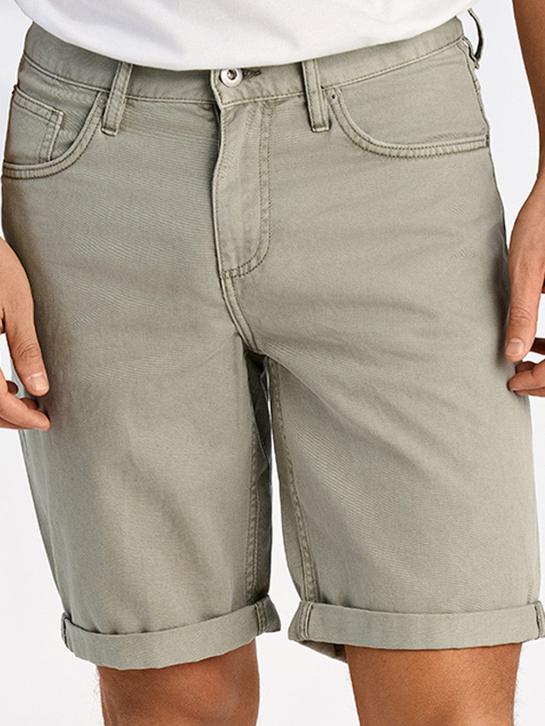 Lindbergh Men Green Slim Fit Solid Shorts