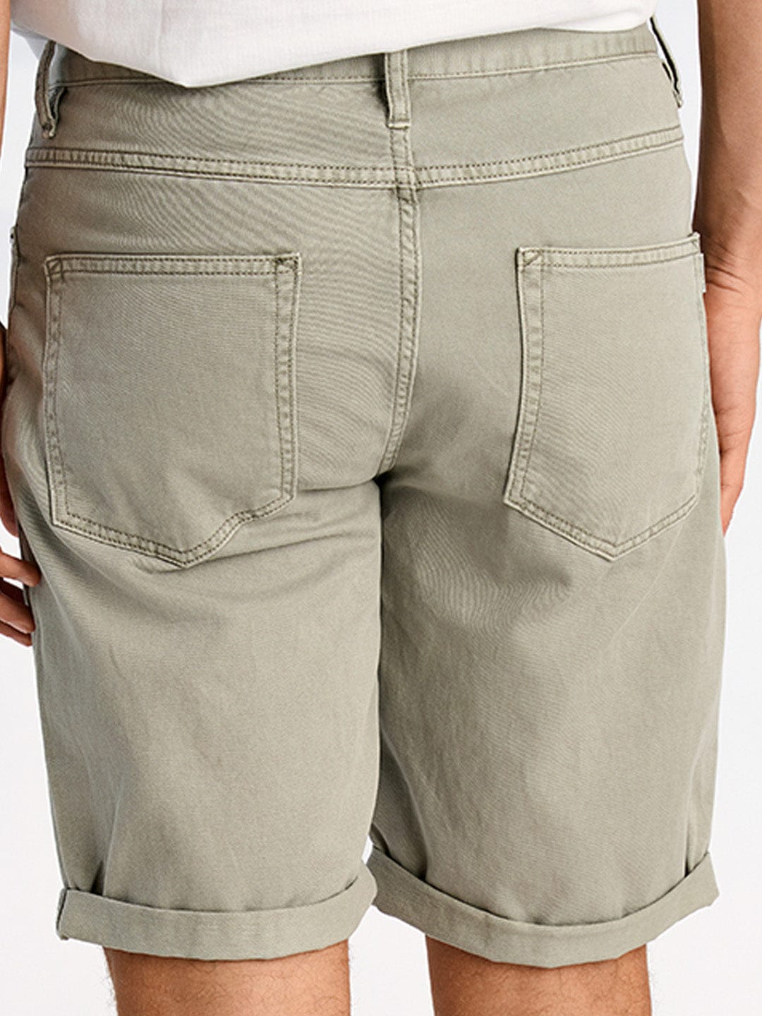 Lindbergh Men Green Slim Fit Solid Shorts