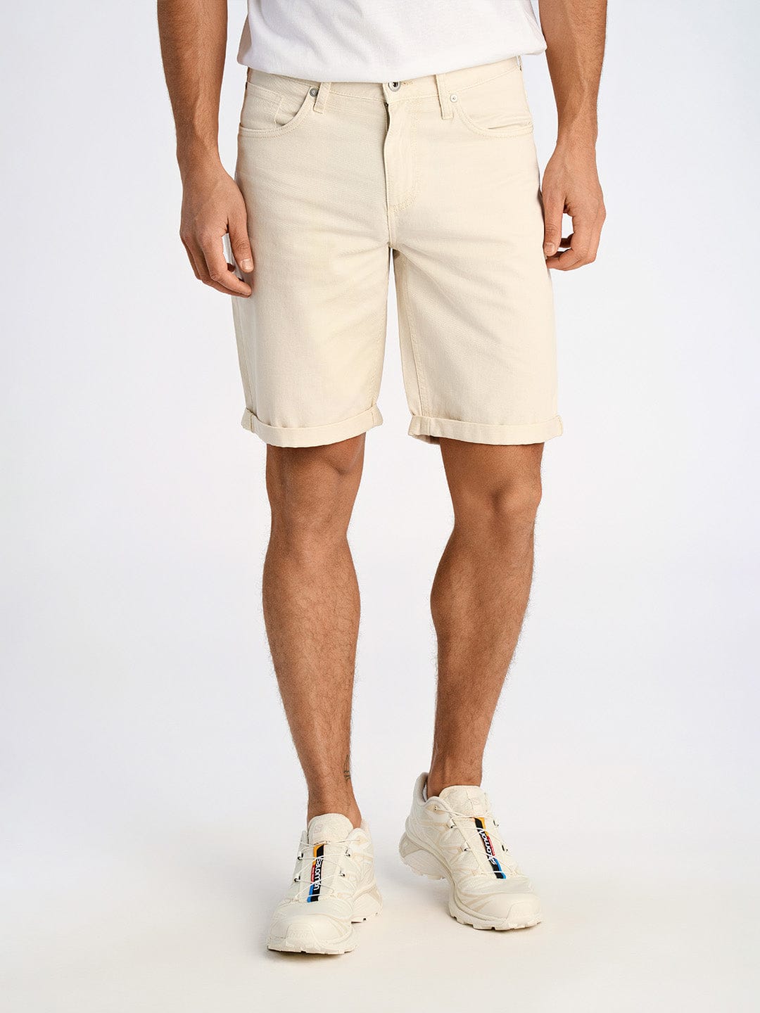 Lindbergh Men Cream Slim Fit Solid Shorts