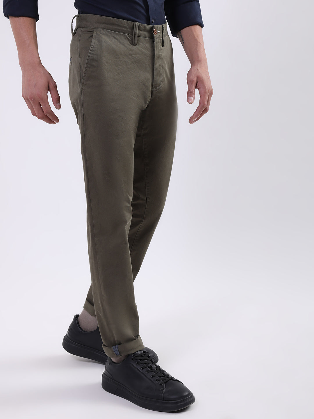 Gant Men Mid-Rise Smart Slim Fit Cotton Chinos Trousers