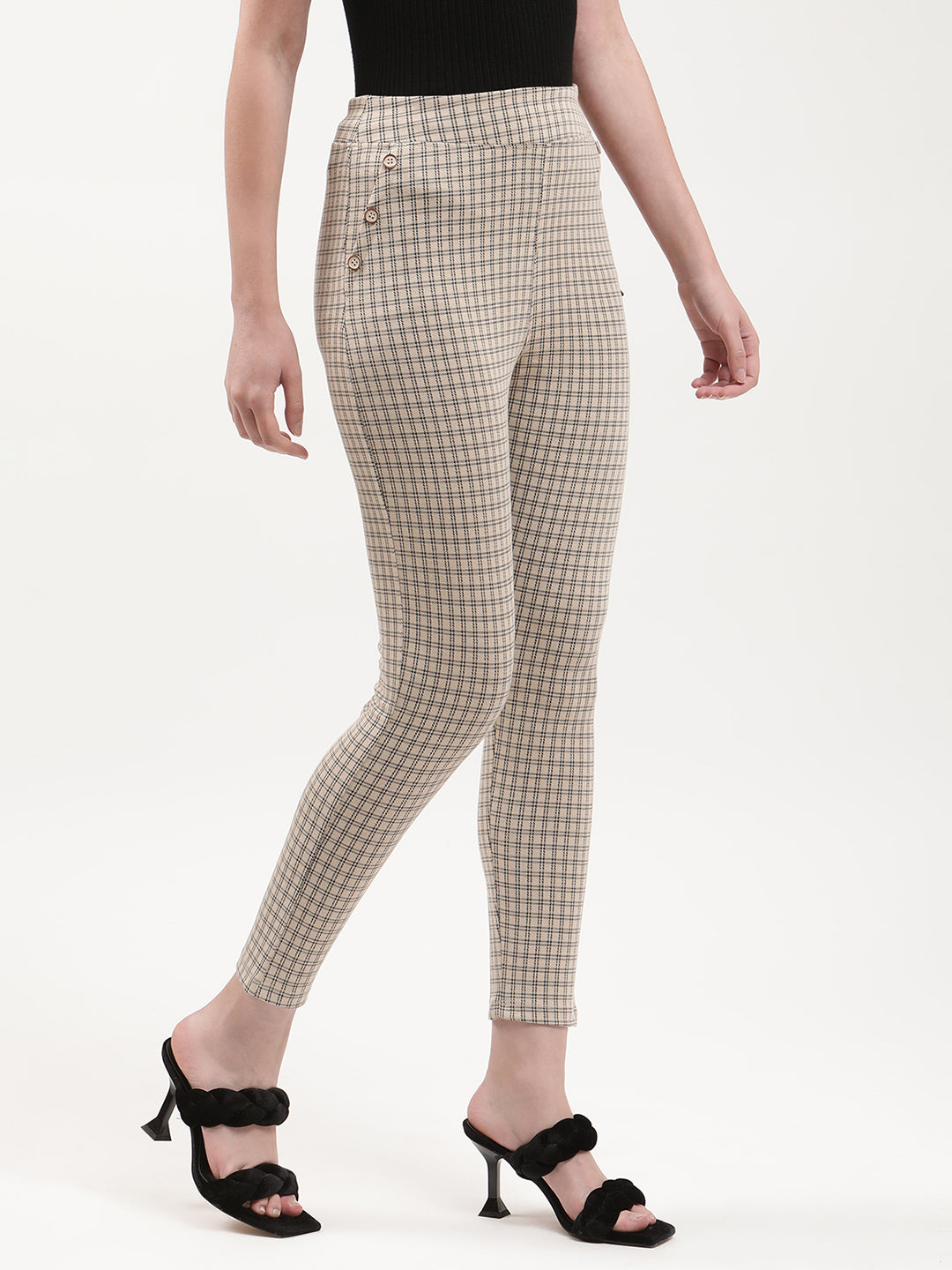 Elle Women Beige Checked Fitted Jegging