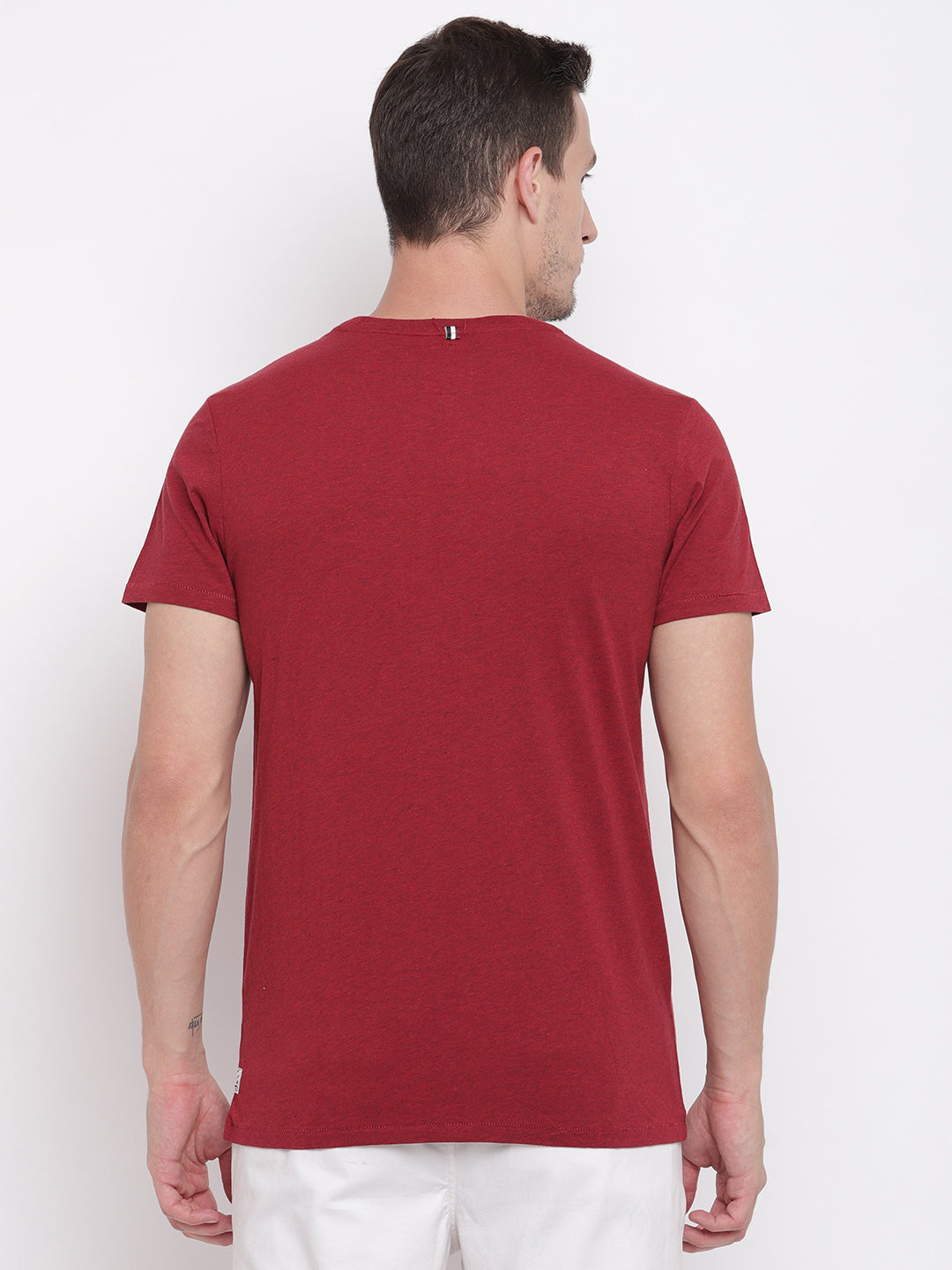 Lindbergh Men Red Solid Round Neck TShirt