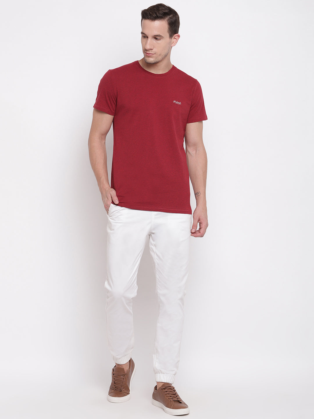 Lindbergh Men Red Solid Round Neck TShirt