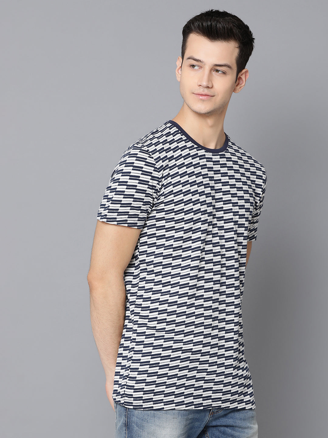 Lindbergh Men Blue Solid Round Neck TShirt