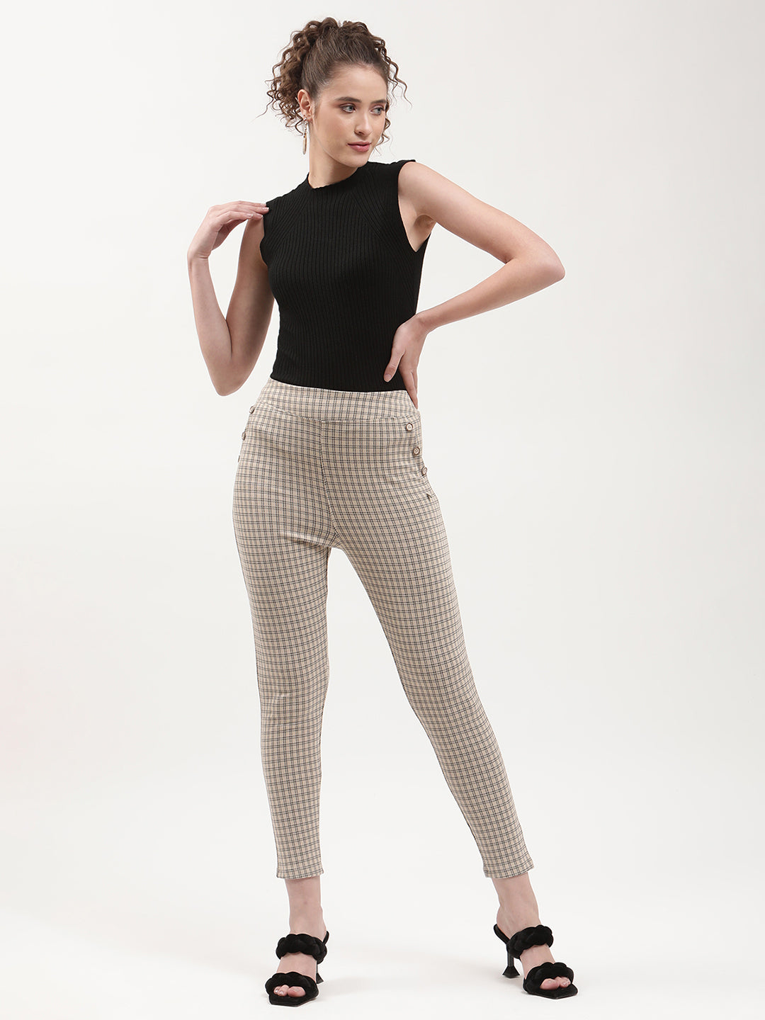 Elle Women Beige Checked Fitted Jegging