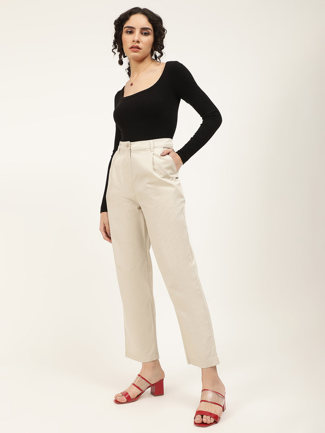 Elle Women Beige Solid Regular Fit Trouser