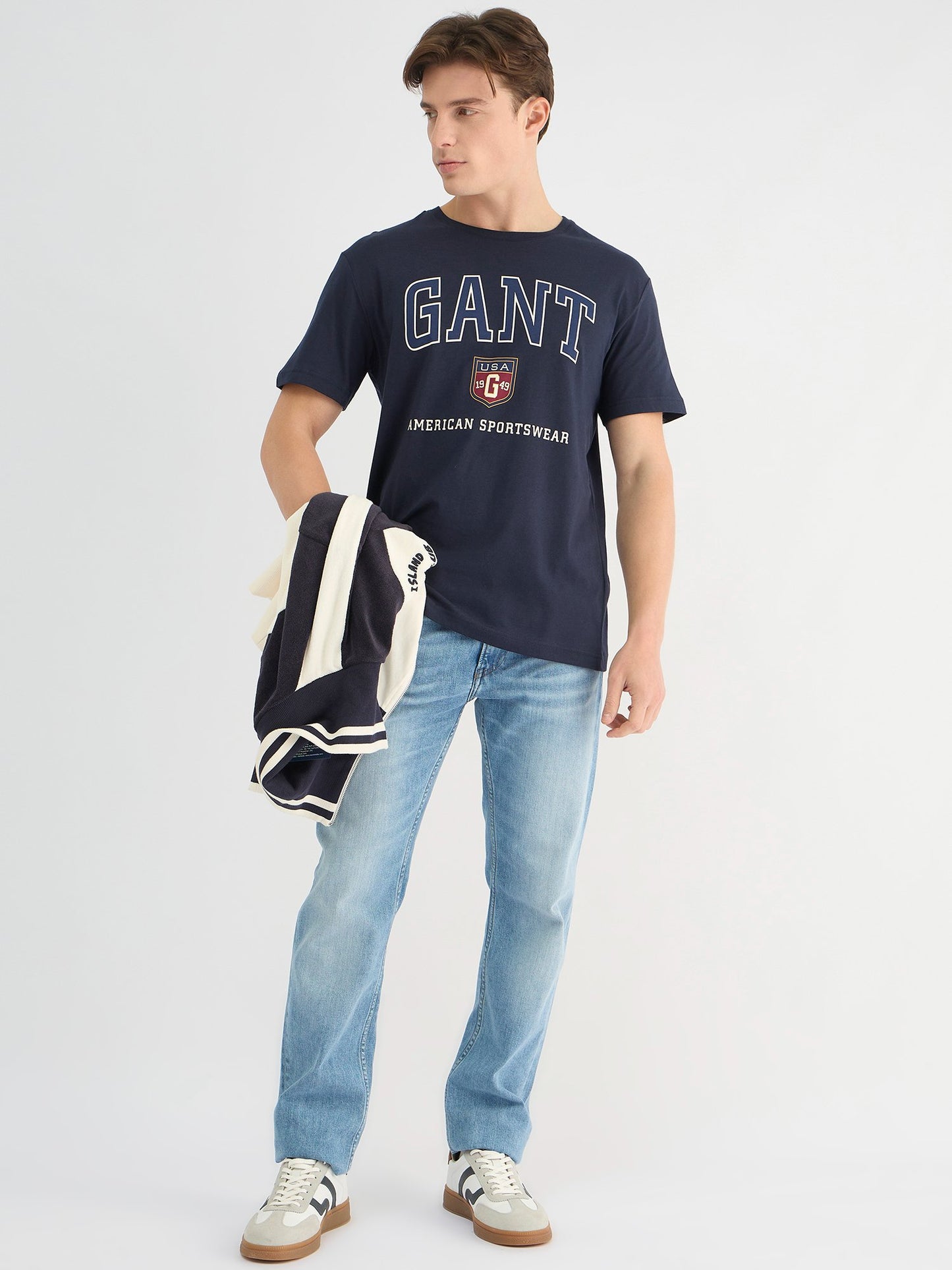 Gant Men Blue Regular Fit Solid Crew Neck Tshirt