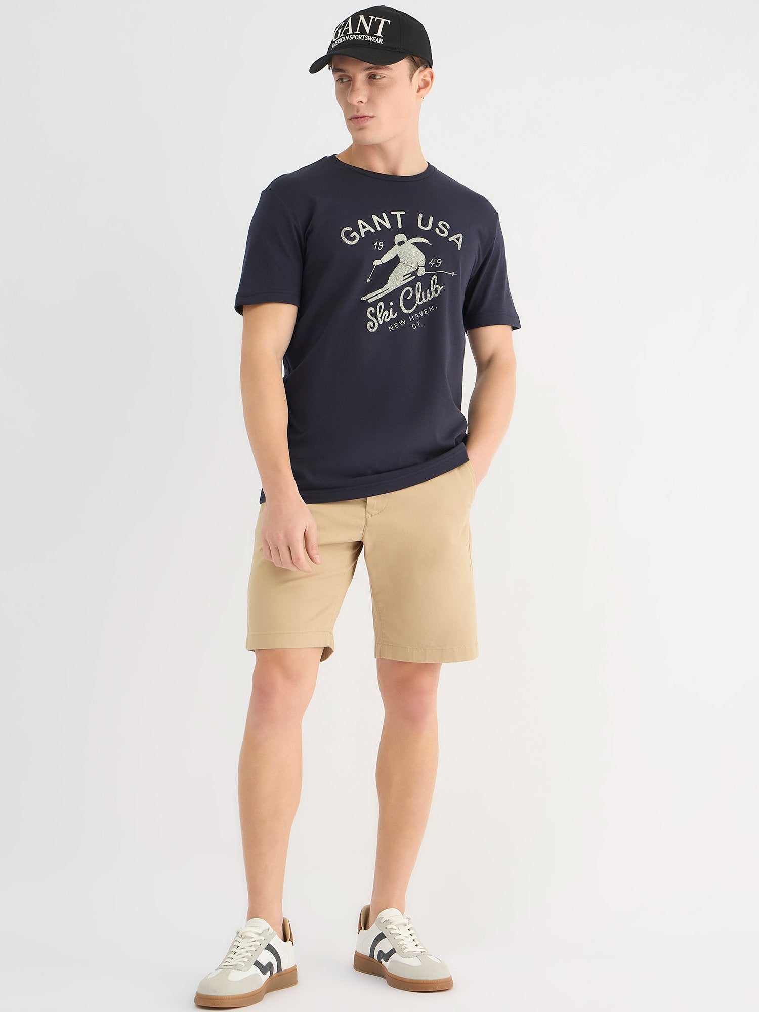 Gant Men Blue Regular Fit Solid Crew Neck Tshirt