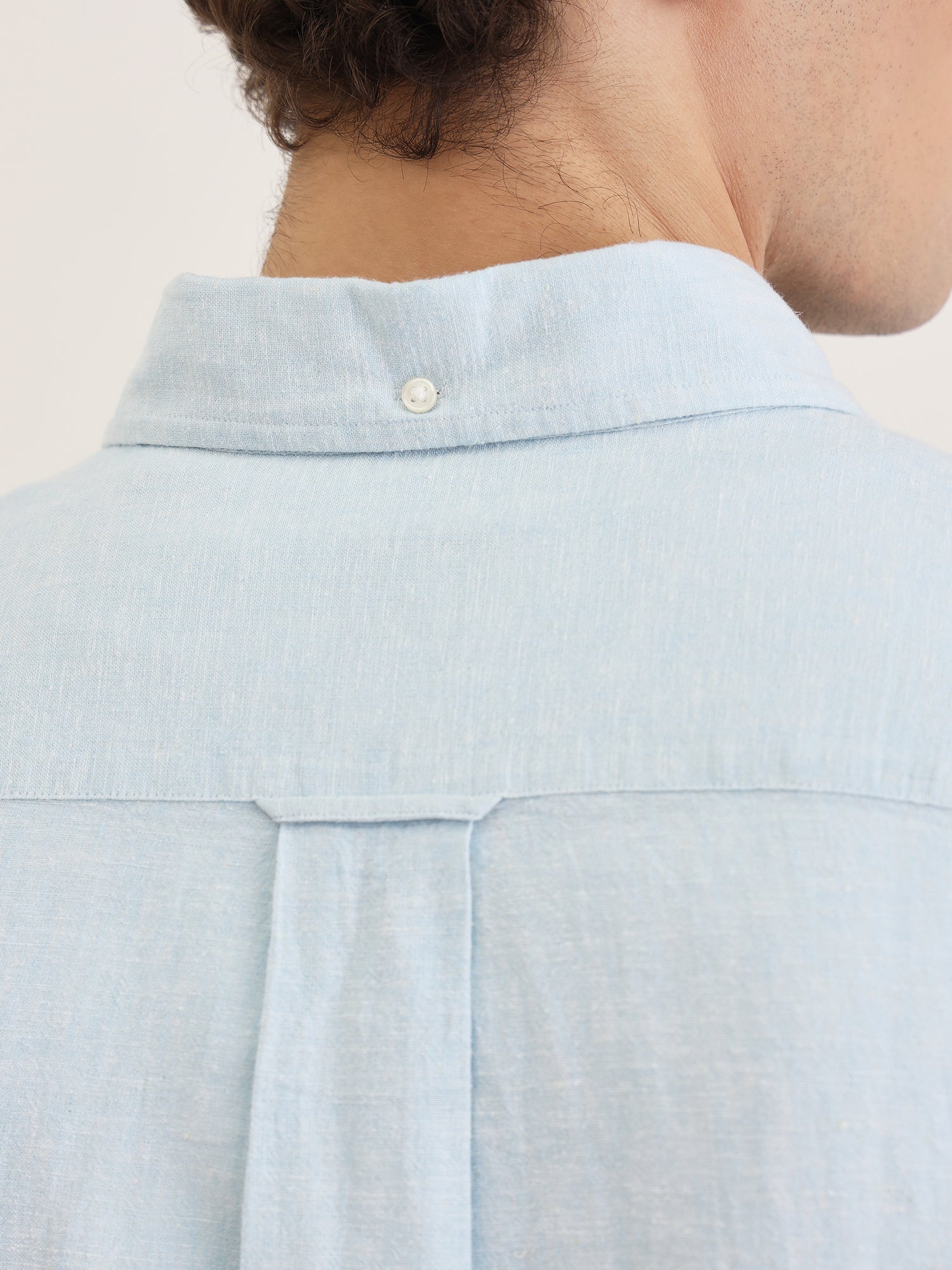 Gant Men Blue Solid Button-Down Collar Full Sleeves Shirt