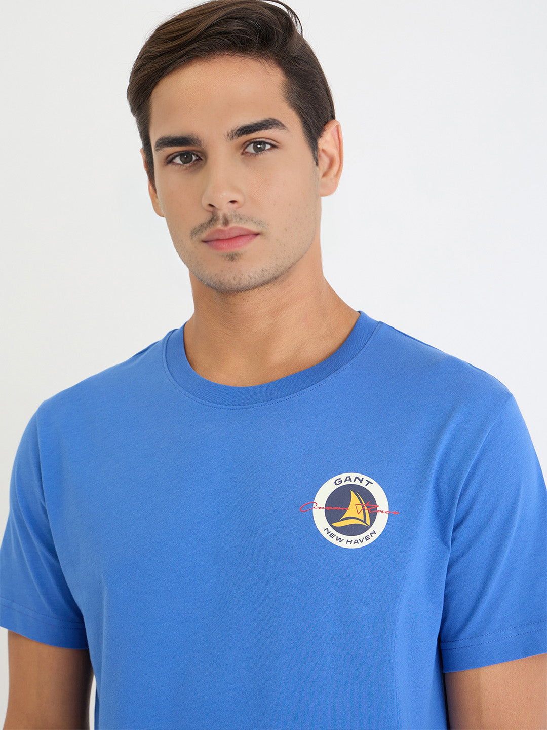 Gant Men Blue Solid Round Neck Tshirt