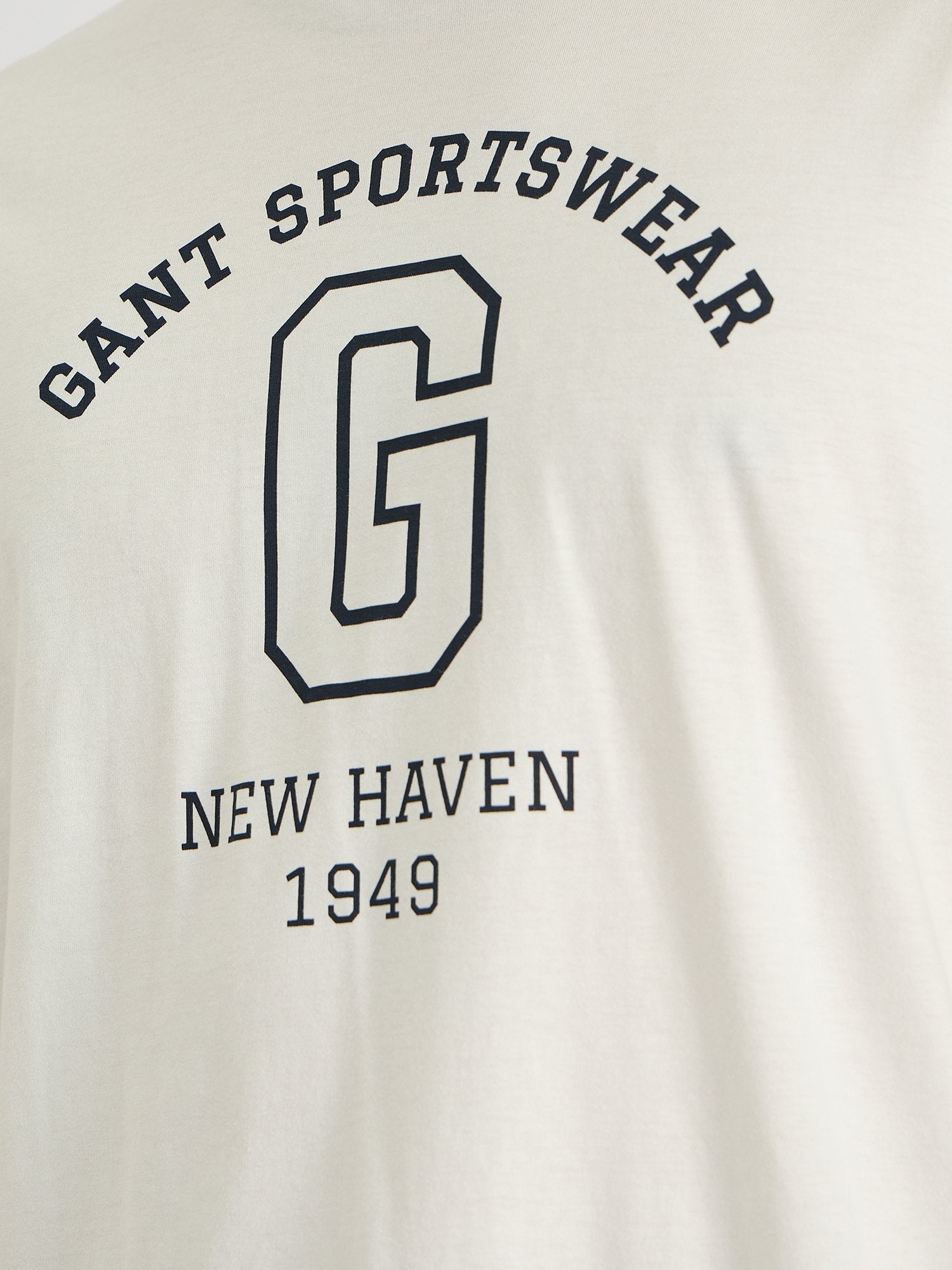 Gant Men White Regular Fit Solid Crew Neck Tshirt