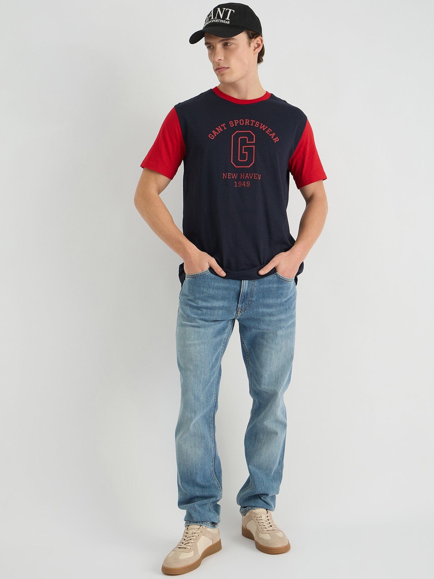 Gant Men Blue Regular Fit Solid Crew Neck Tshirt