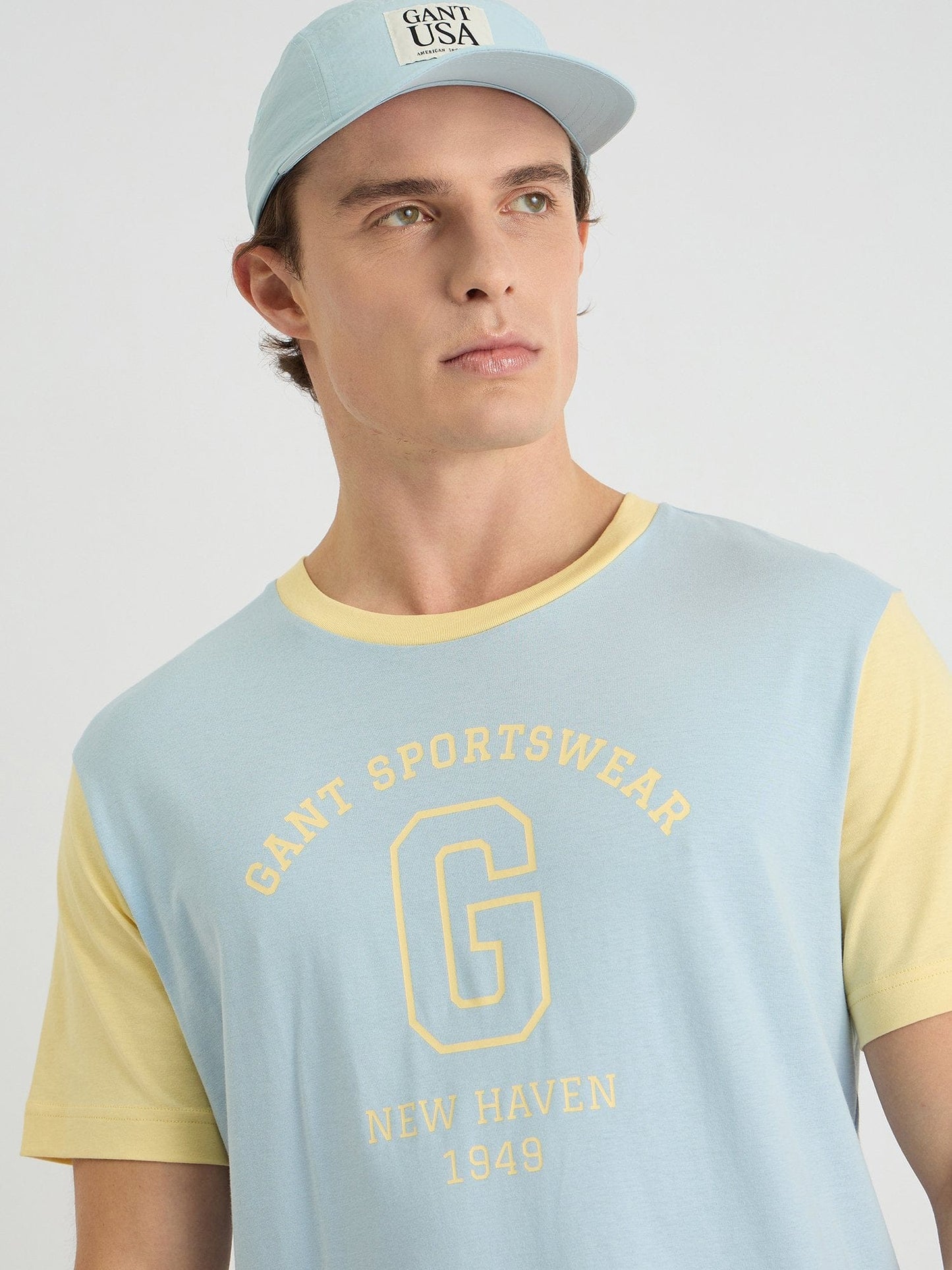 Gant Men Blue Regular Fit Solid Crew Neck Tshirt