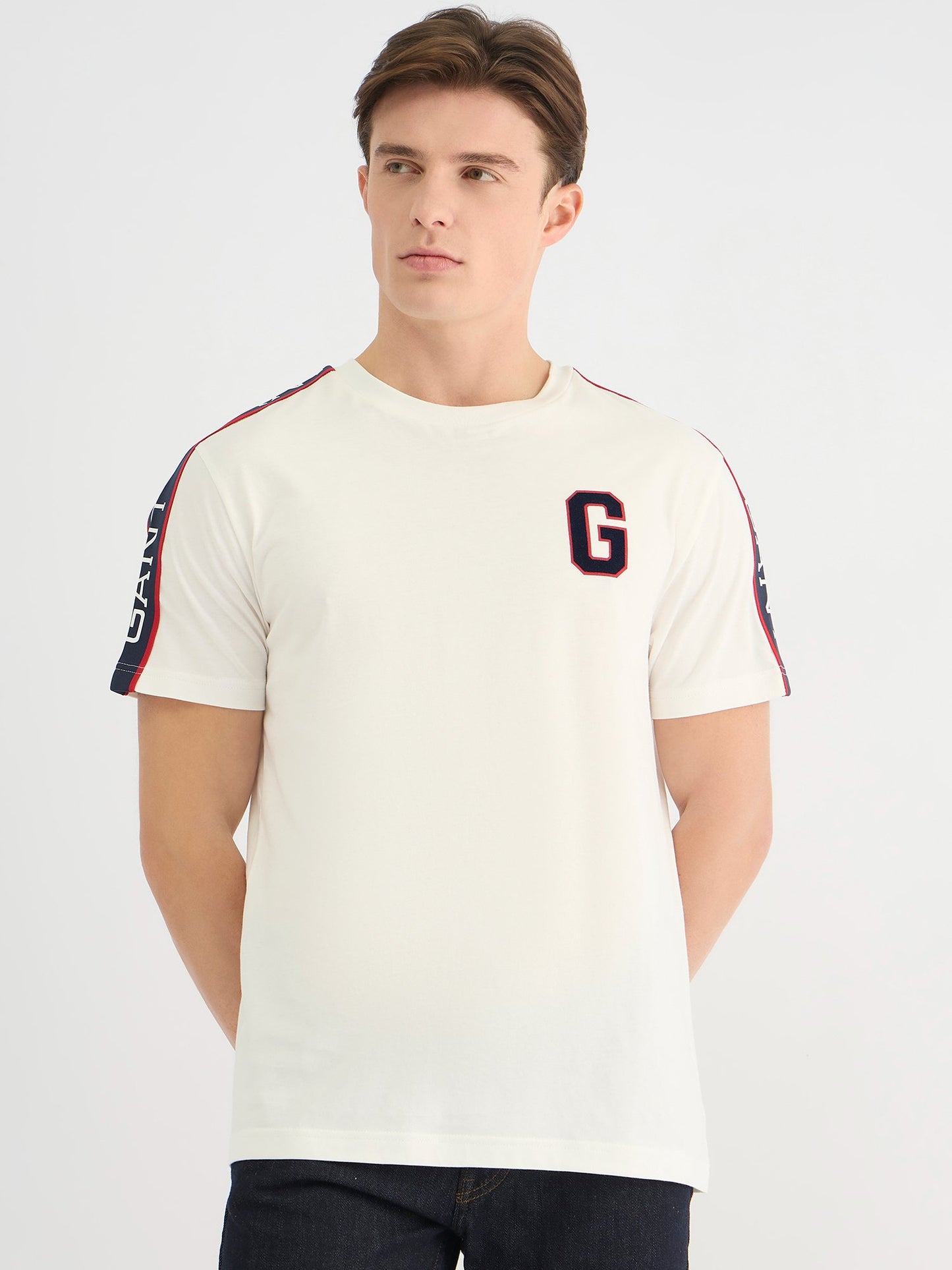 Gant Men White Regular Fit Solid Crew Neck Tshirt