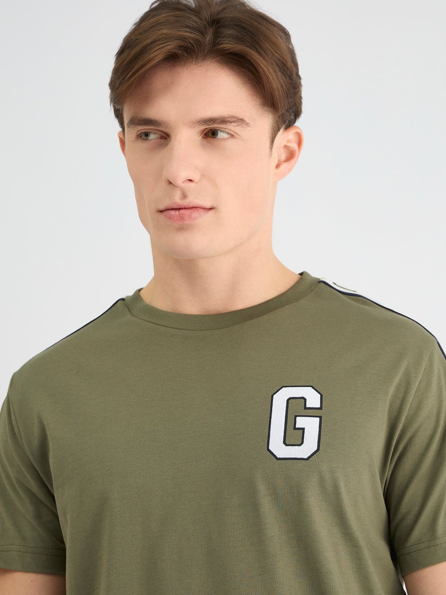 Gant Men Green Regular Fit Solid Crew Neck Tshirt