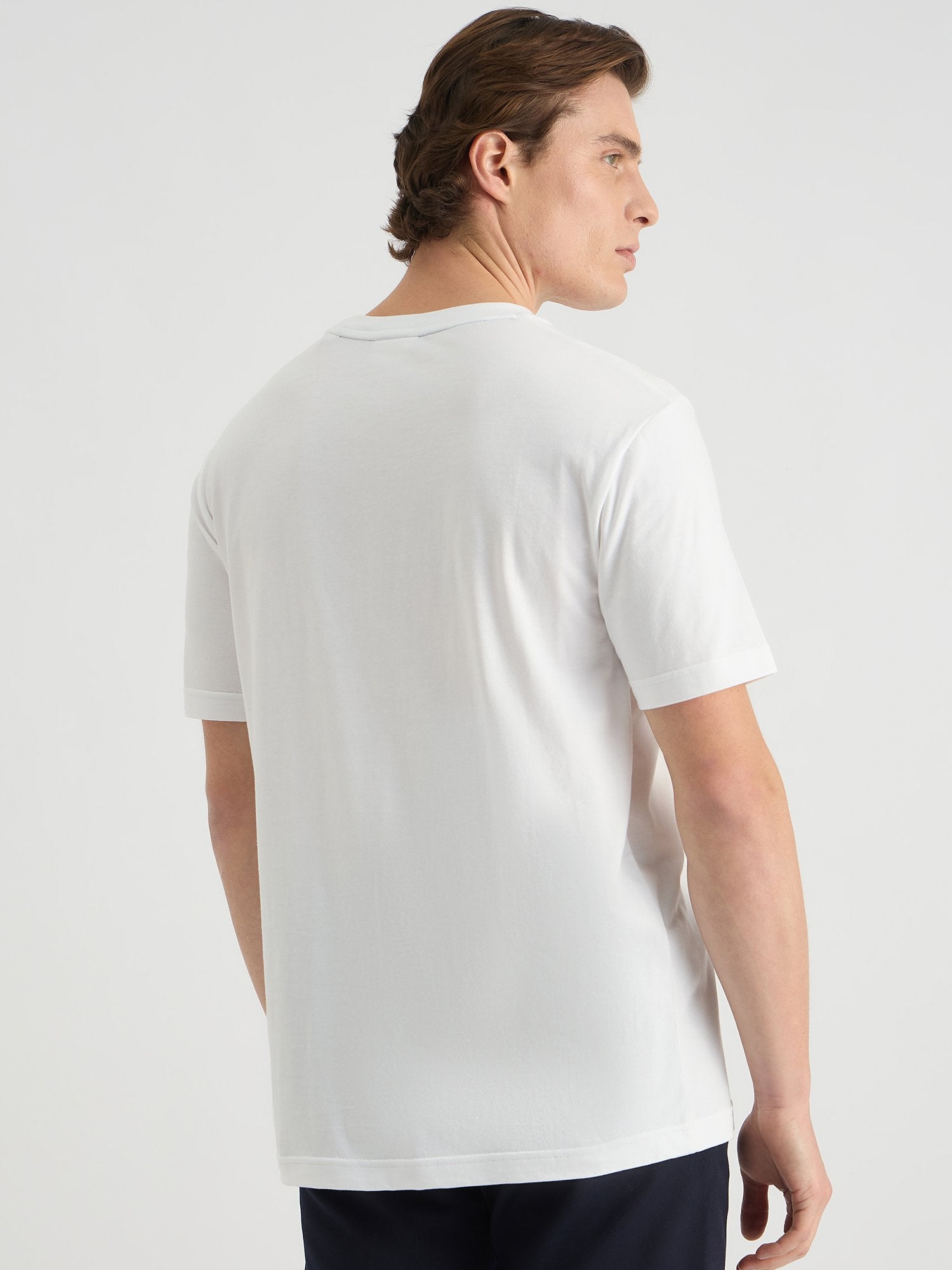 Gant Men White Regular Fit Solid Crew Neck Tshirt