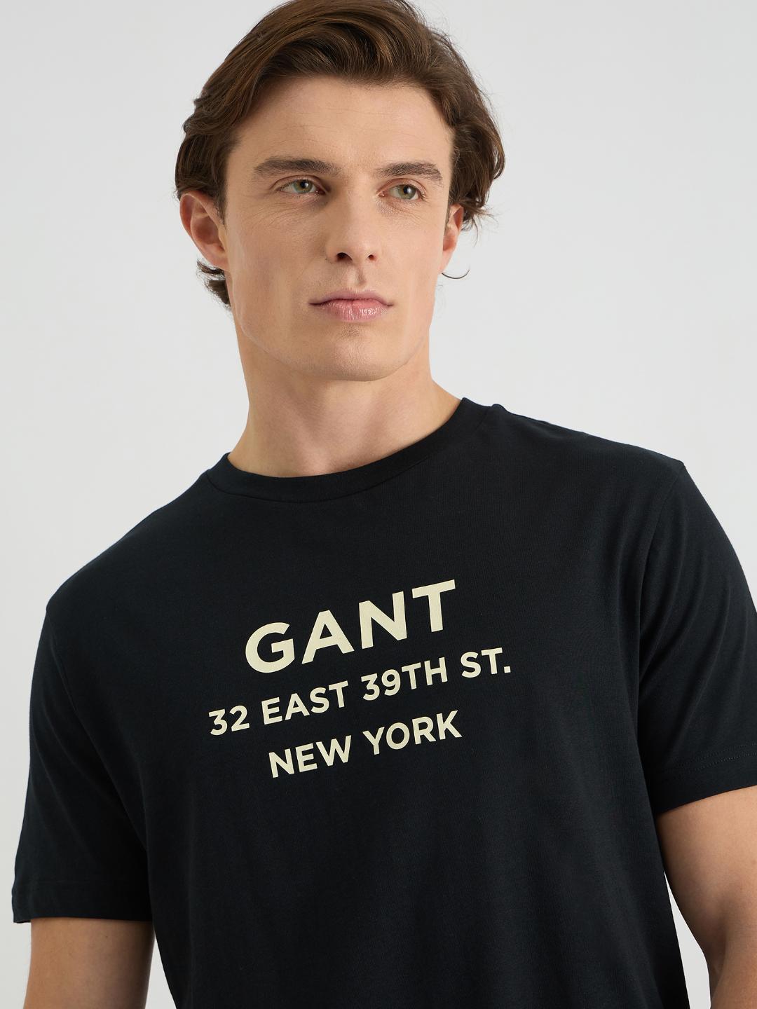 Gant Men Black Regular Fit Solid Crew Neck Tshirt