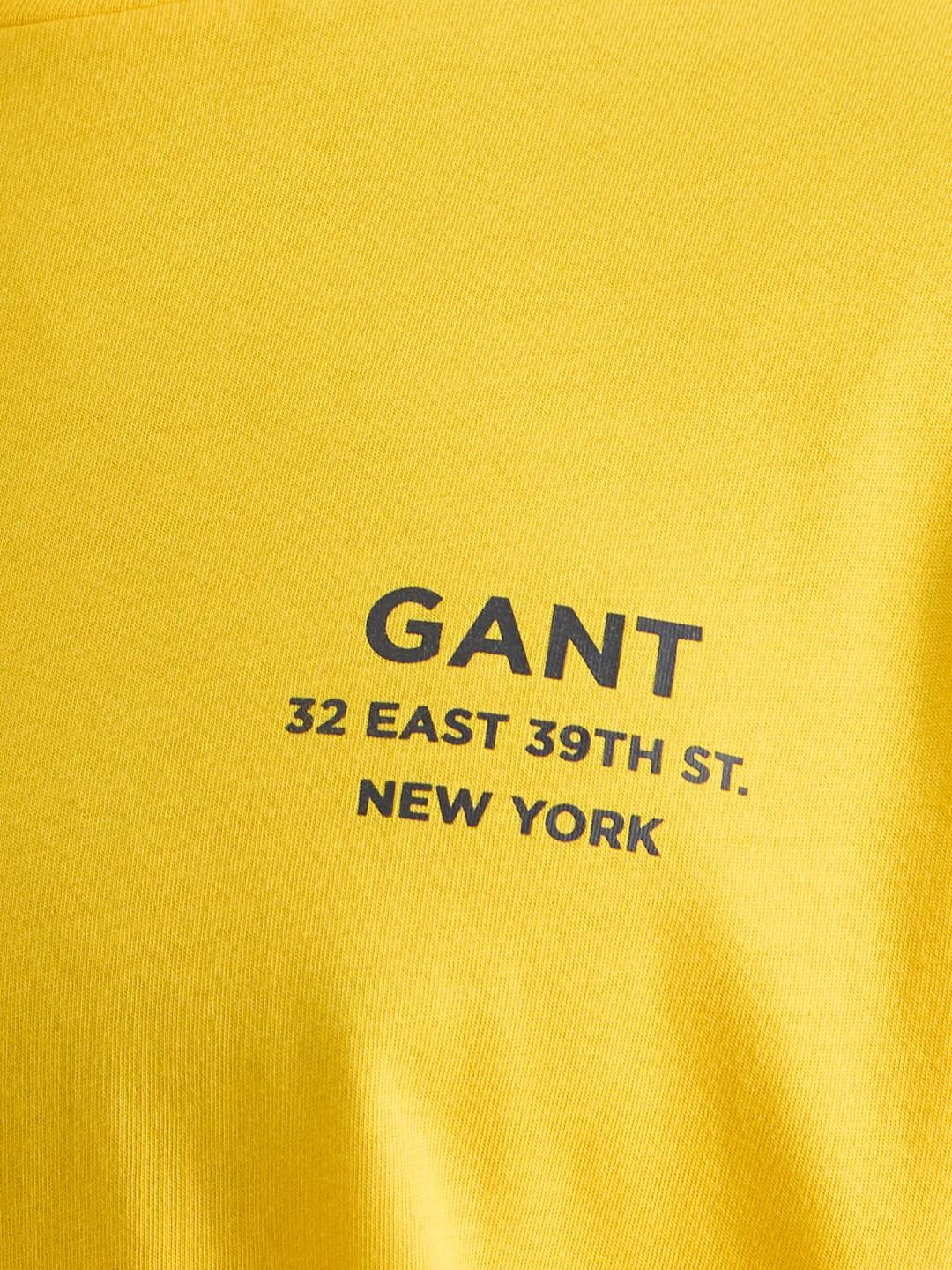 Gant Men Yellow Regular Fit Solid Crew Neck Tshirt
