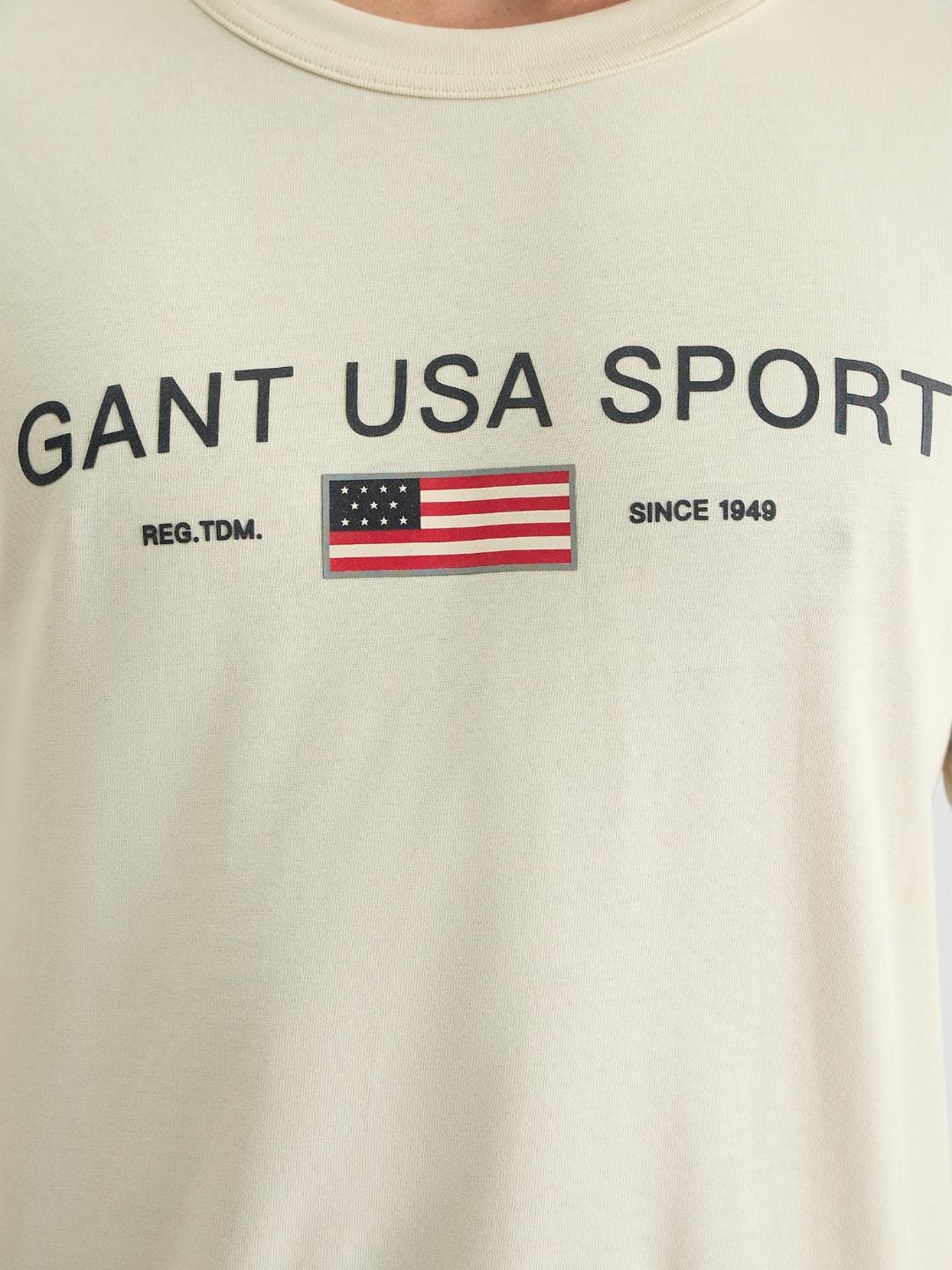 Gant Men Cream Regular Fit Solid Crew Neck Tshirt