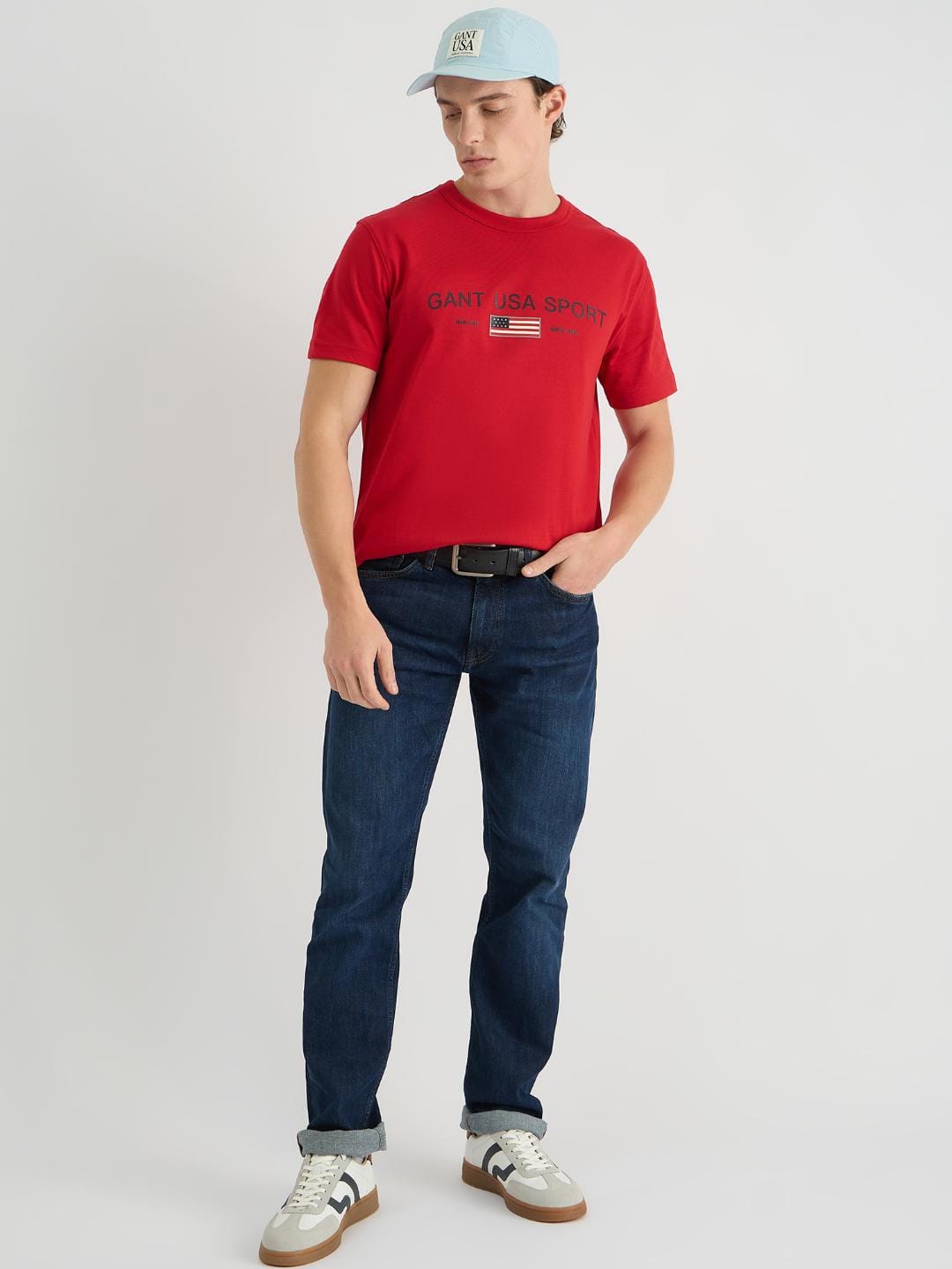 Gant Men Red Regular Fit Solid Crew Neck Tshirt