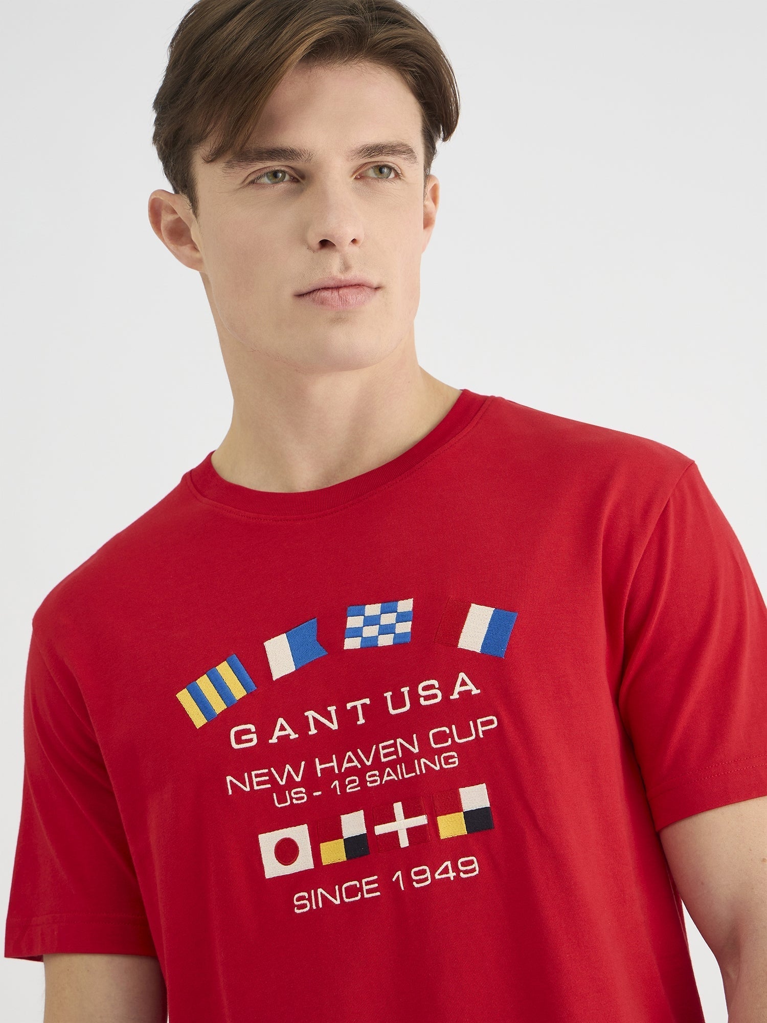 Gant Men Red Regular Fit Solid Crew Neck Tshirt