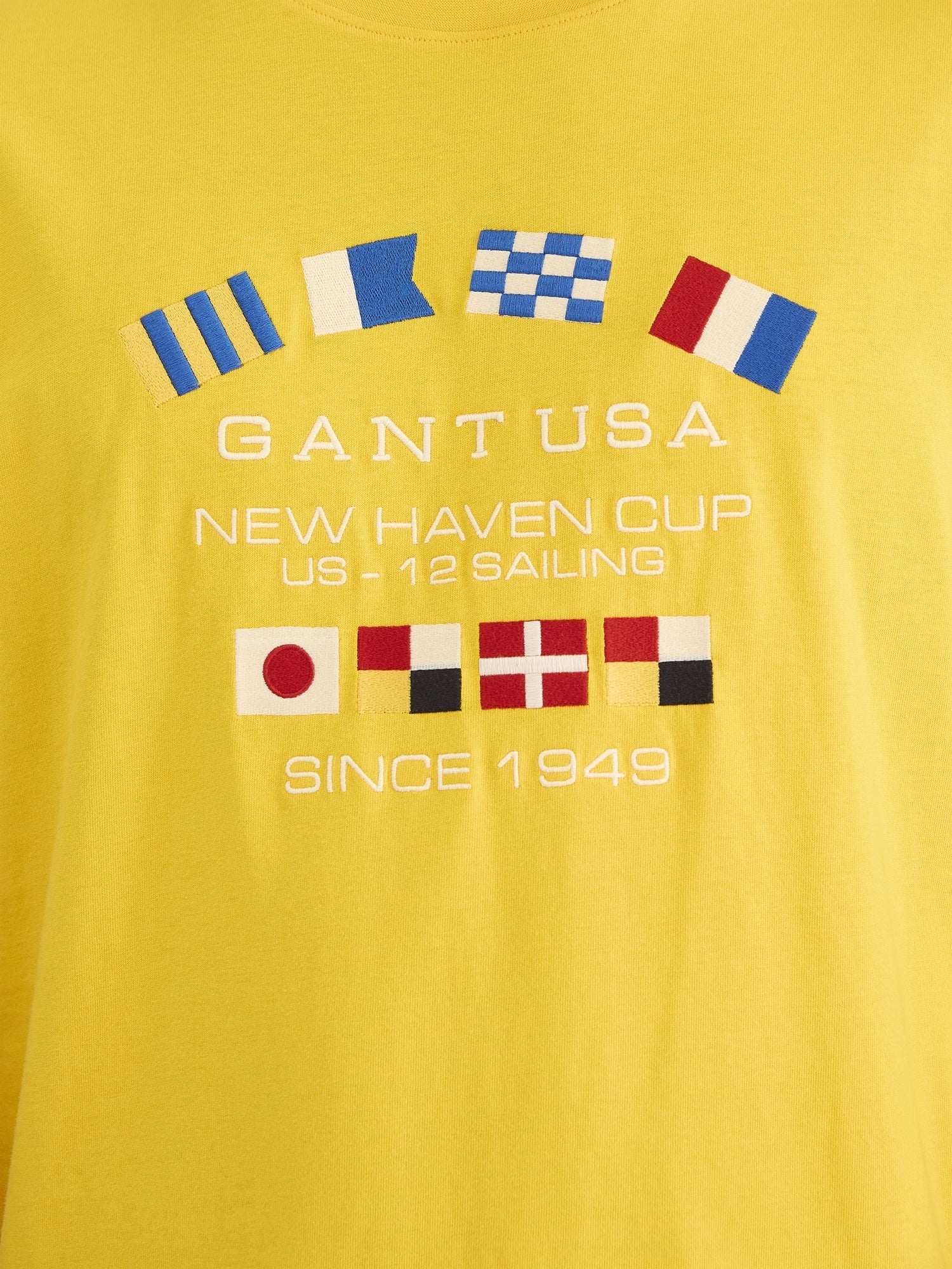 Gant Men Yellow Regular Fit Solid Crew Neck Tshirt