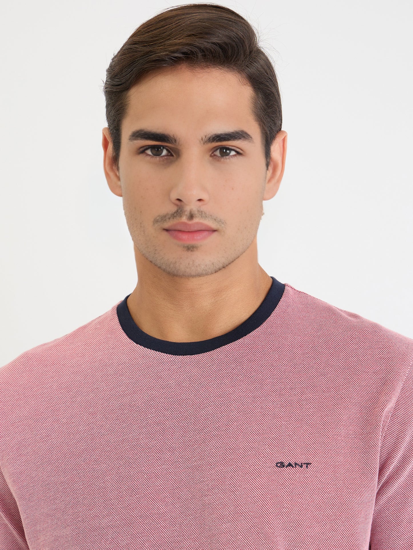 Gant Men Red Solid Round Neck Tshirt