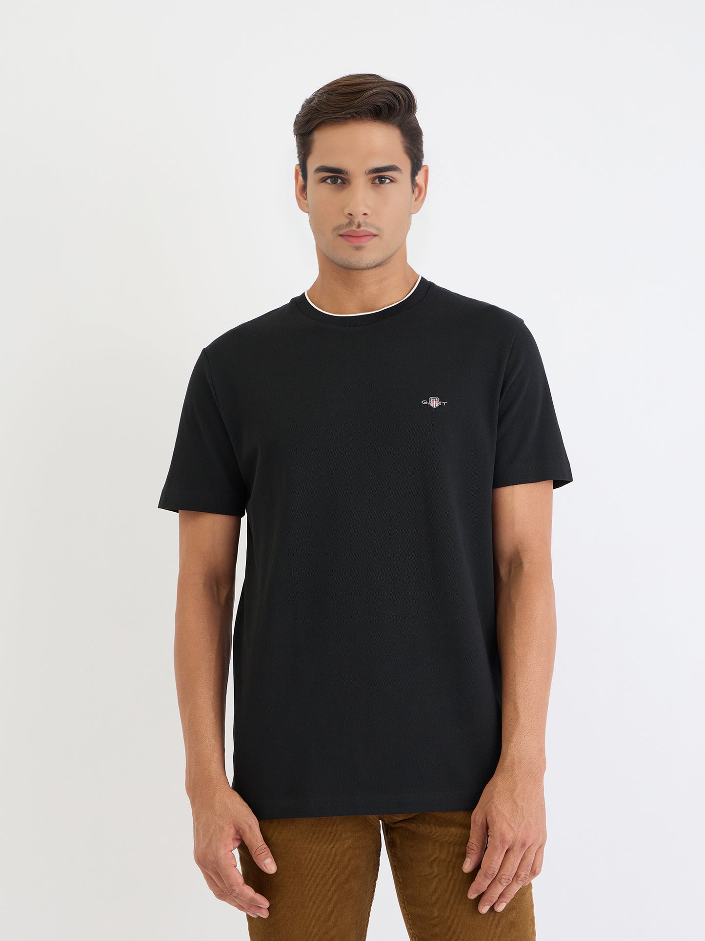 Gant Men Black Solid Round Neck Tshirt