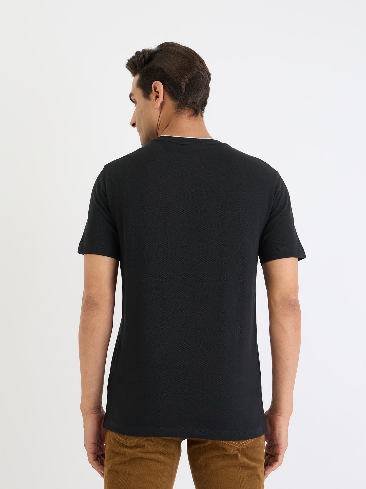 Gant Men Black Solid Round Neck Tshirt