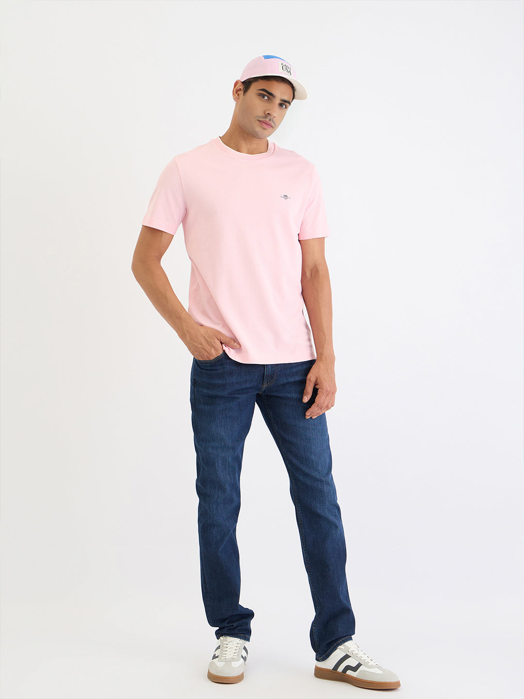 Gant Men Pink Solid Round Neck Tshirt