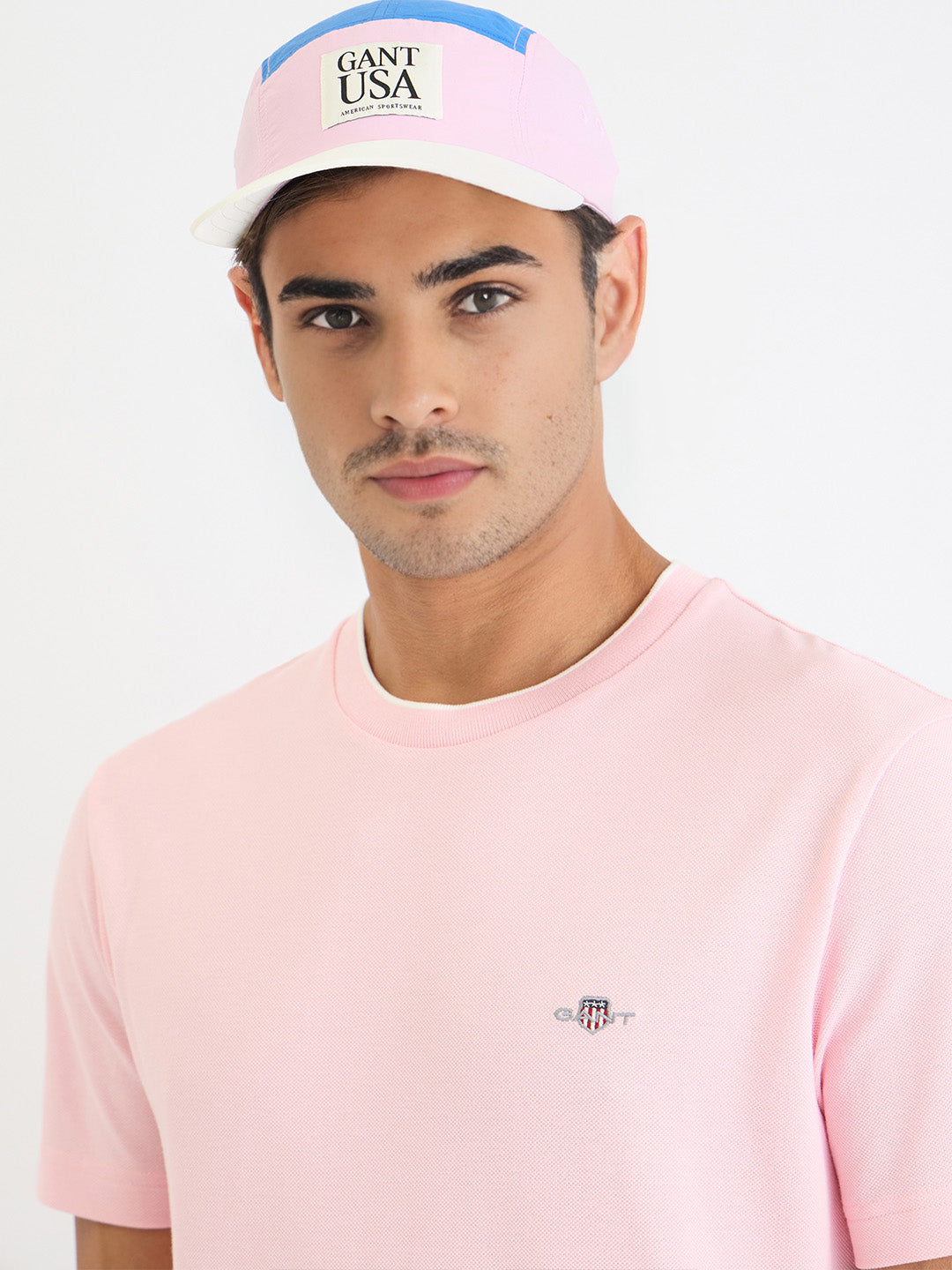 Gant Men Pink Solid Round Neck Tshirt