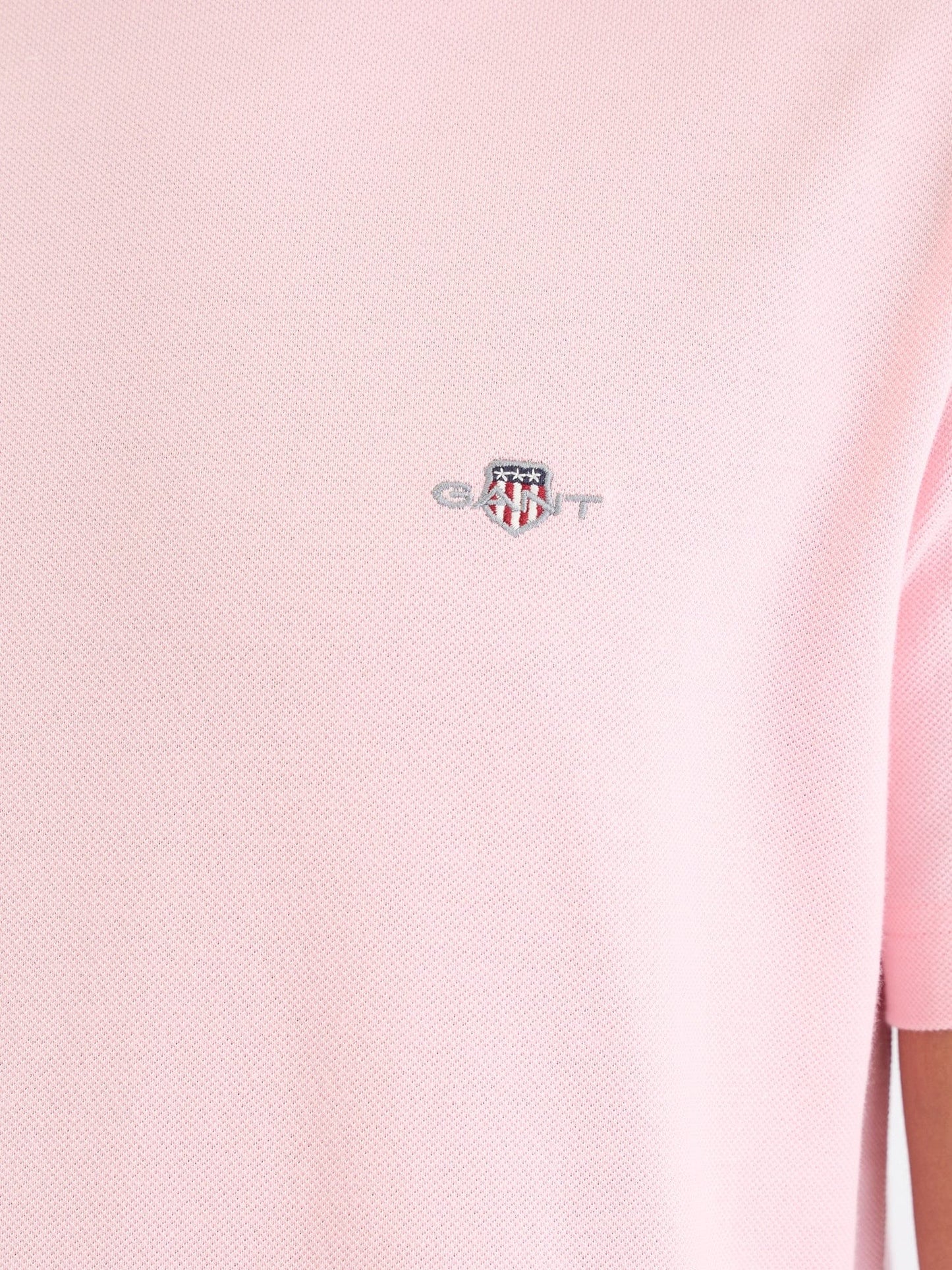 Gant Men Pink Solid Round Neck Tshirt