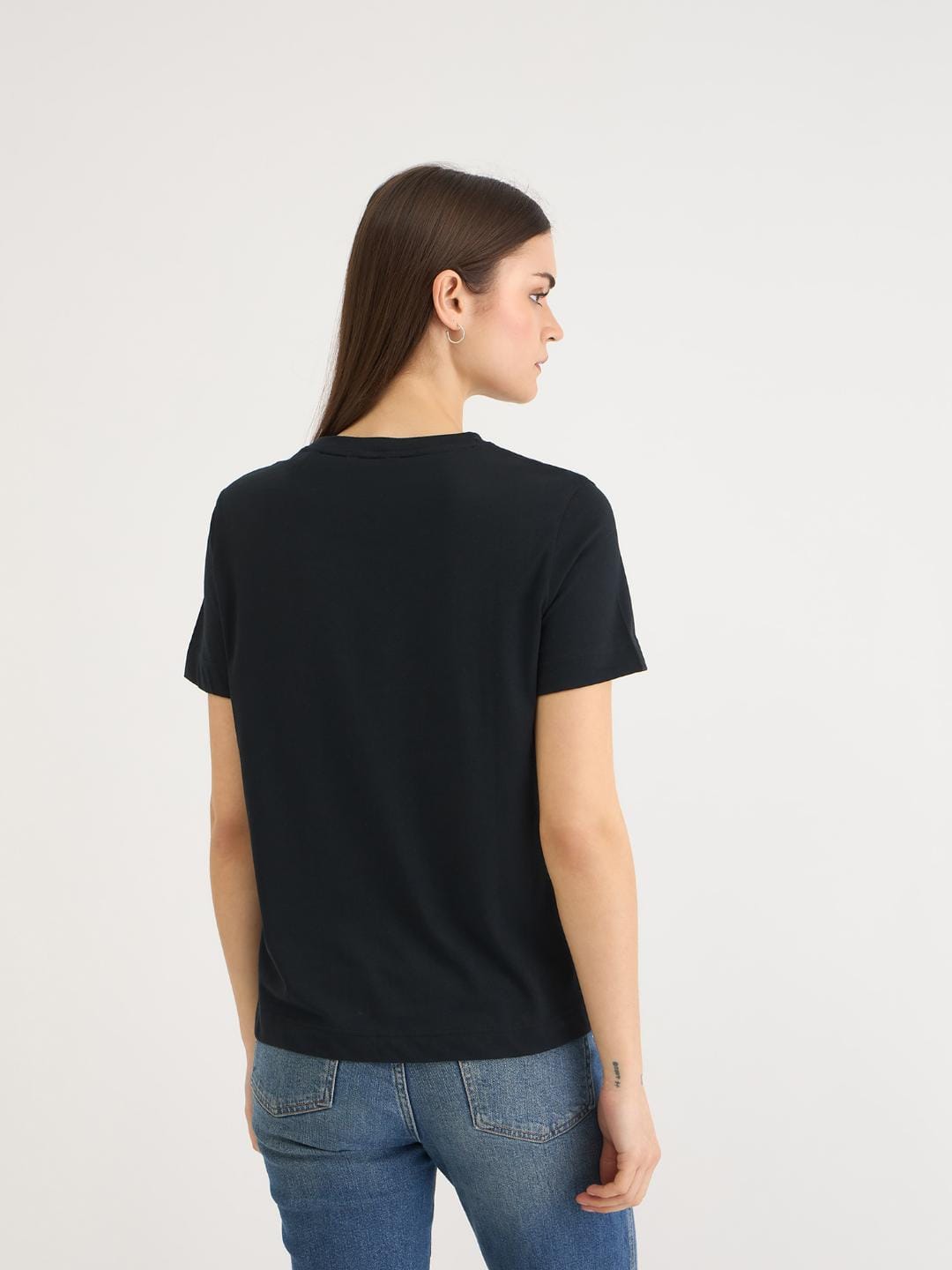 Gant Women Black Solid Crew Neck Tshirt