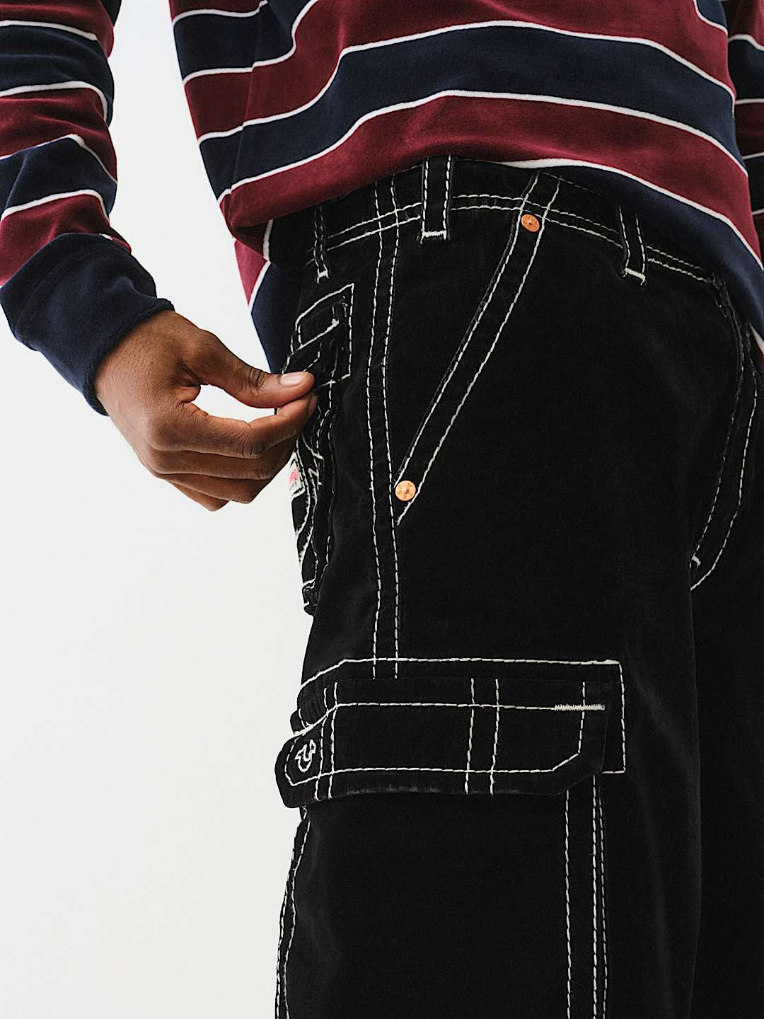 True Religion Men Black Mid Rise Oversize Contrast Stitching Cargo Trouser