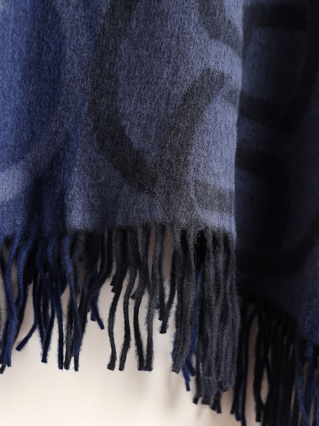 Gant Women Blue Jacquard Scarf