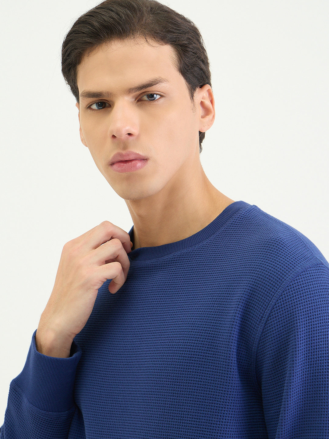 Gant Men Regular Dark Blue Textured Sweatshirt