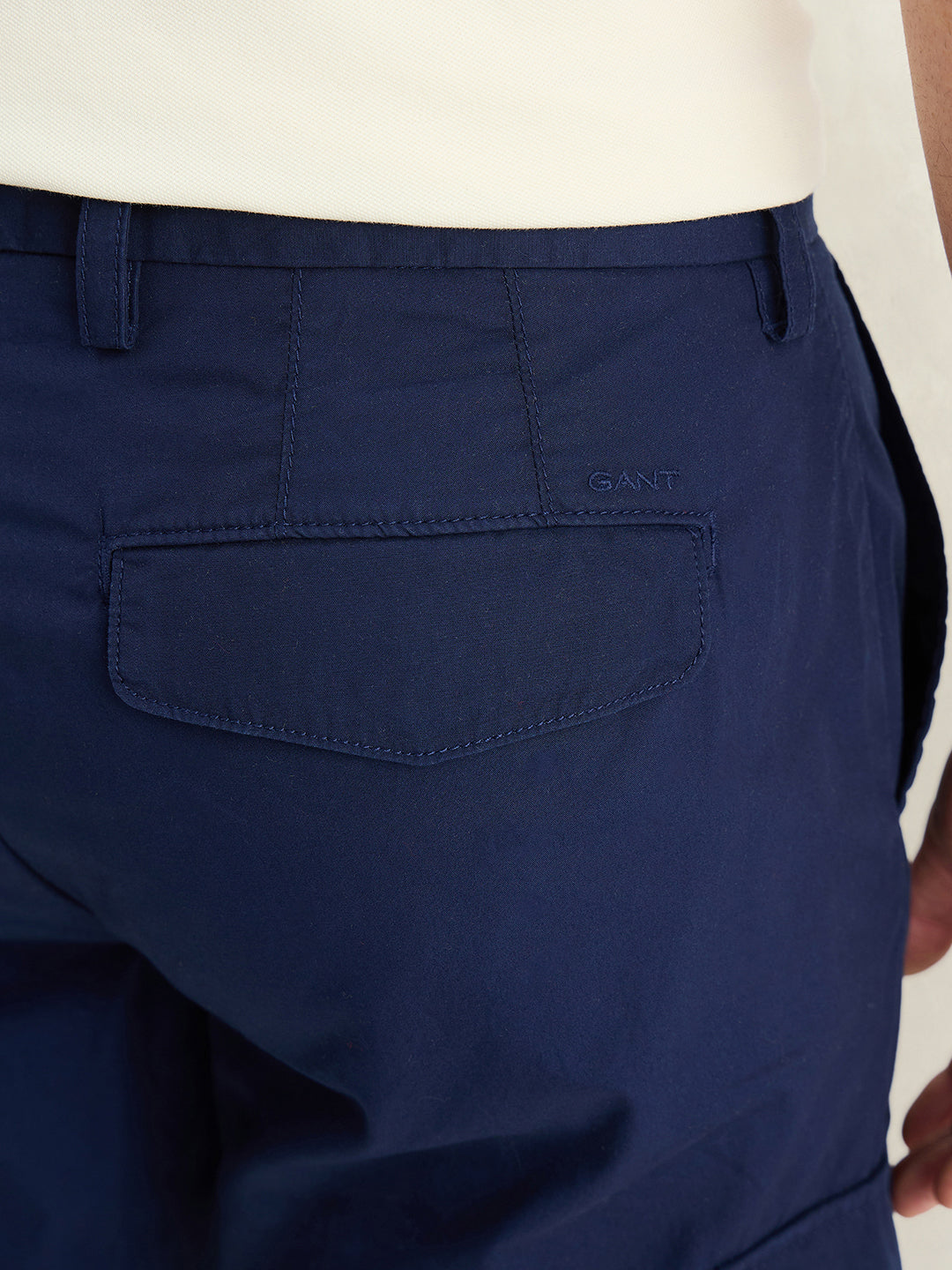 Gant Men Blue Solid Regular Fit Pure Cotton Trouser